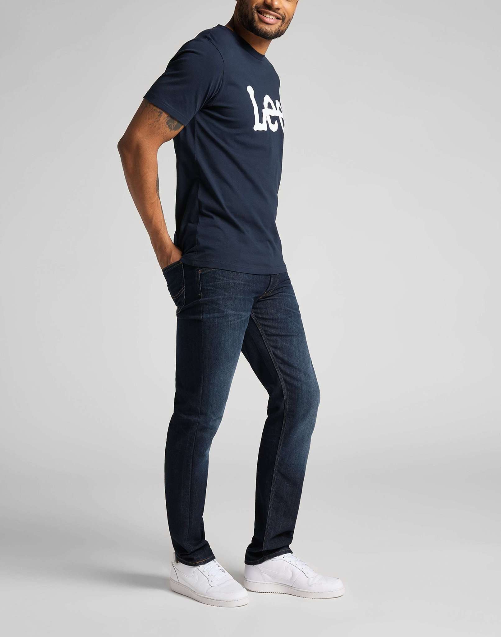 Wobbly Logo Tee in Navy T-Shirts Lee