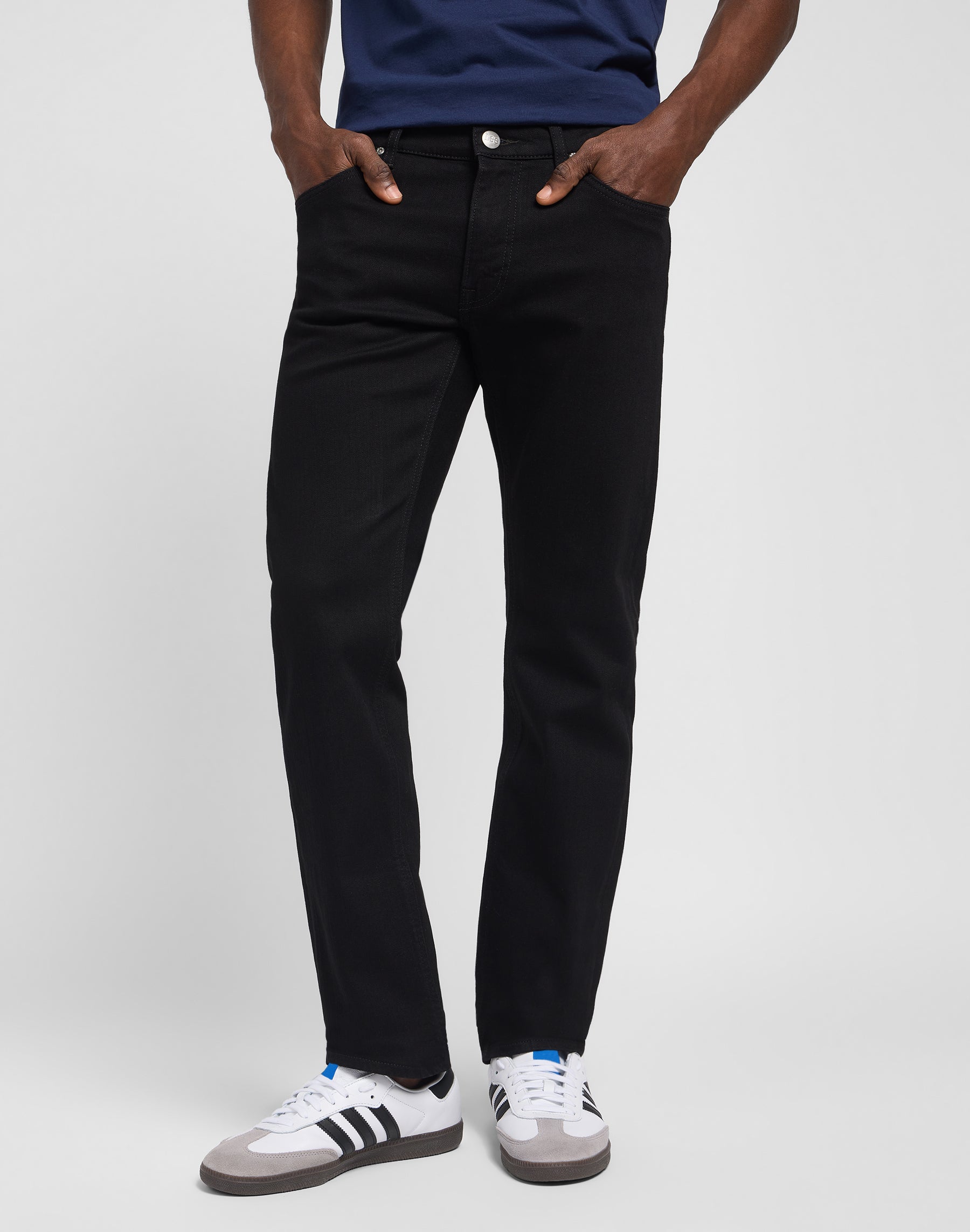 Daren Zip Fly in Clean Black Jeans Lee