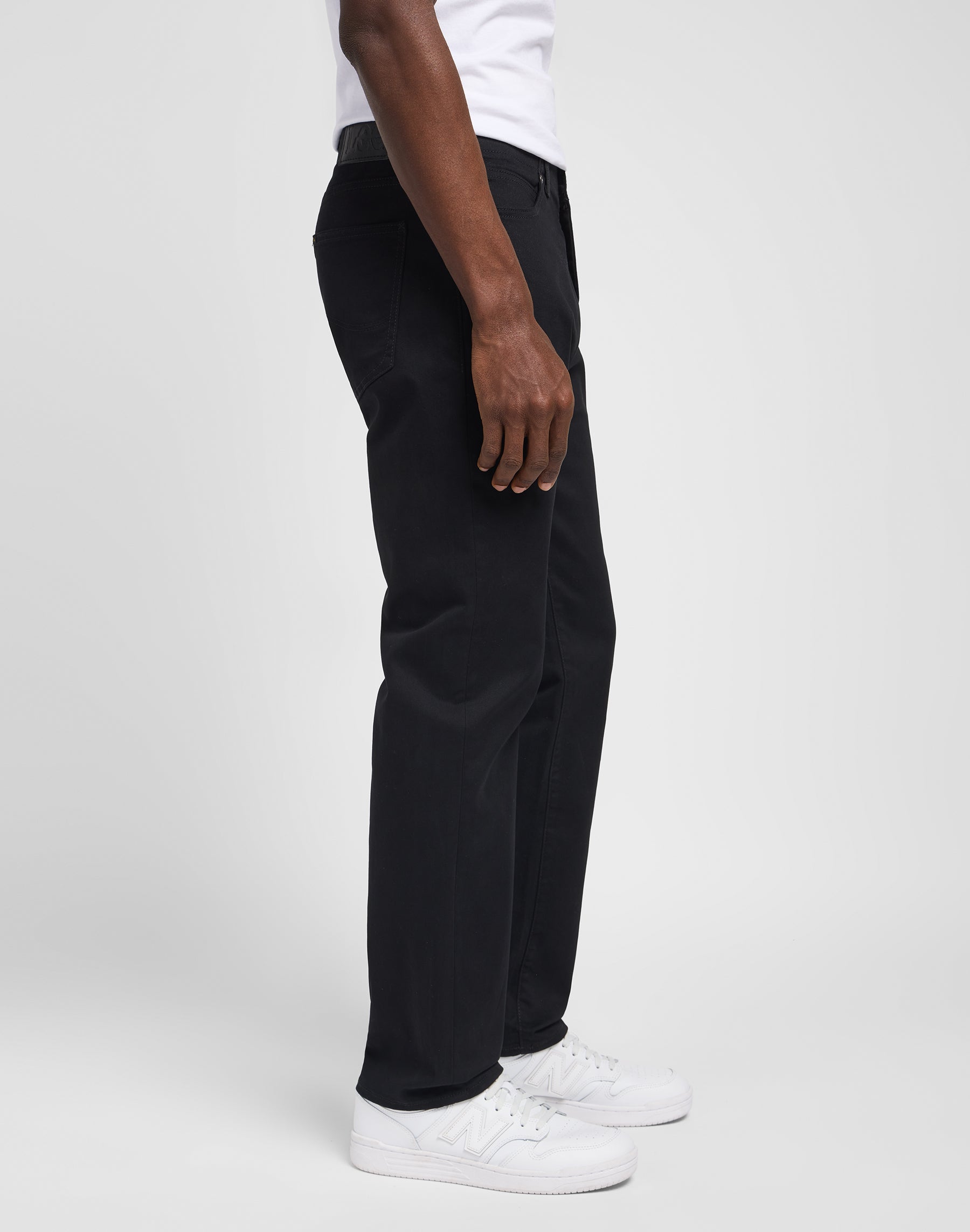 Straight Fit XM in Black Hosen Lee