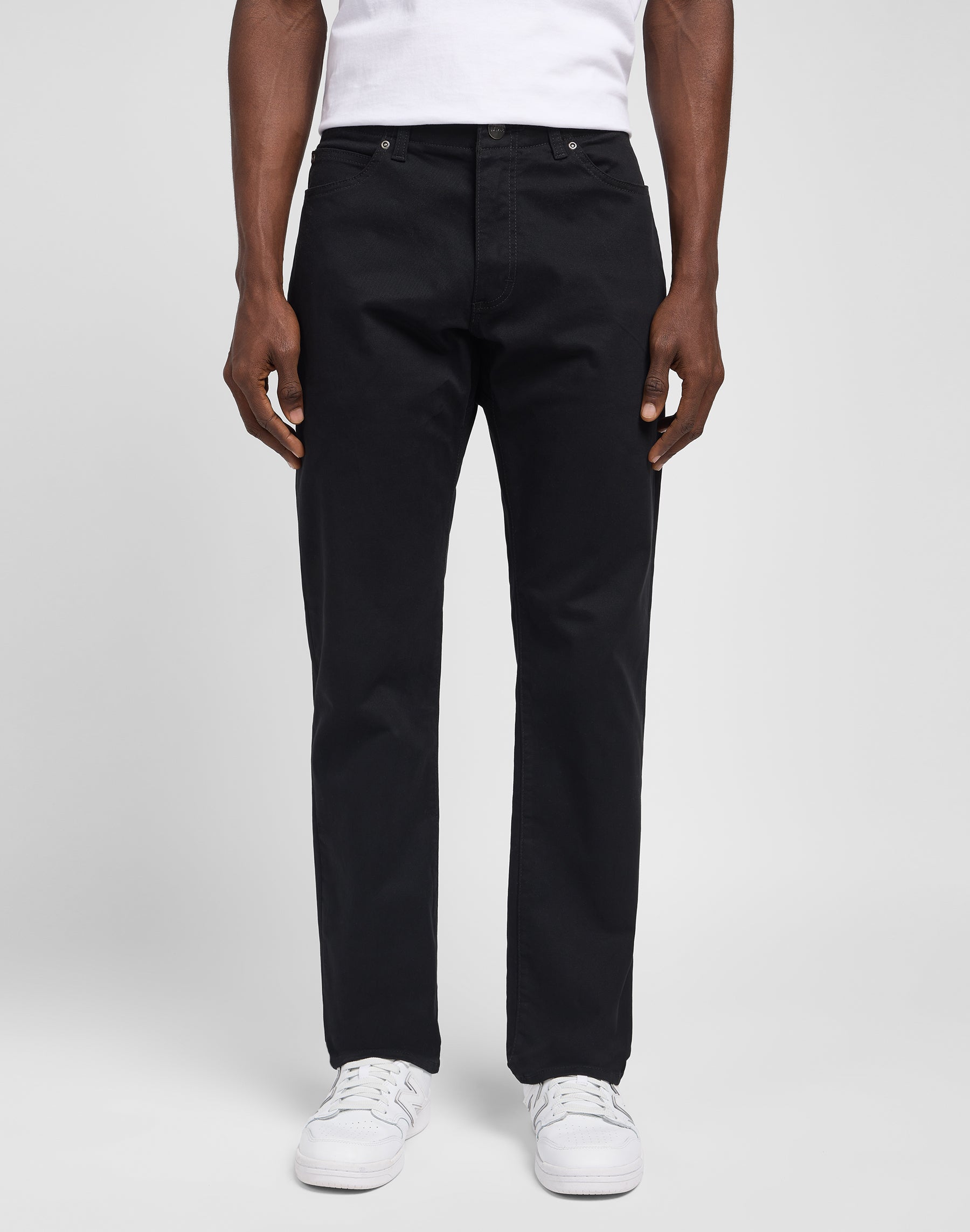 Straight Fit XM in Black Hosen Lee
