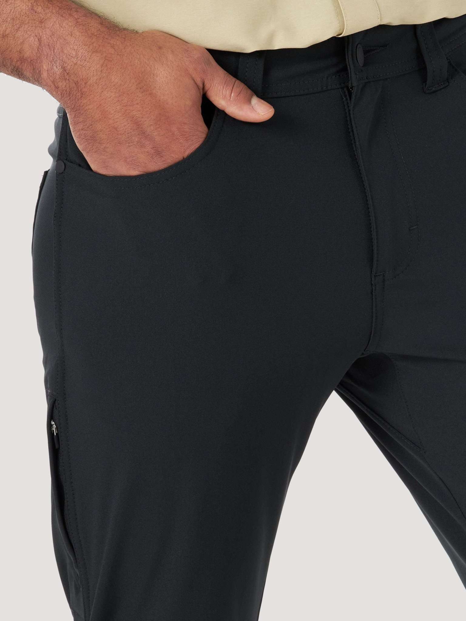 FWDS 5 Pocket Pant in Black Hosen Wrangler