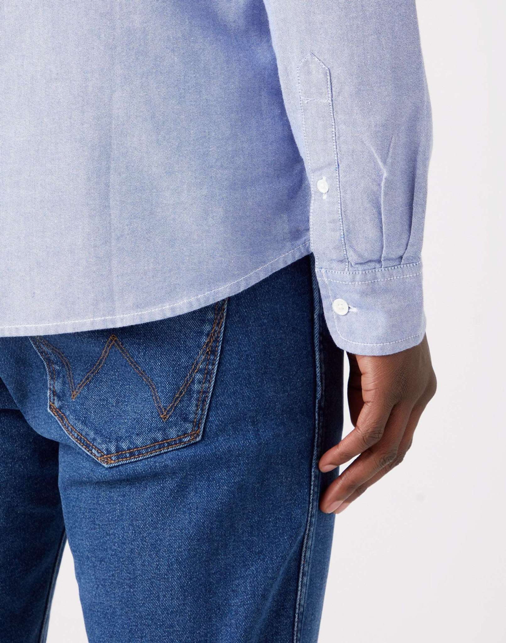 One Pocket Button Down Shirt in Blue Tint Hemden Wrangler