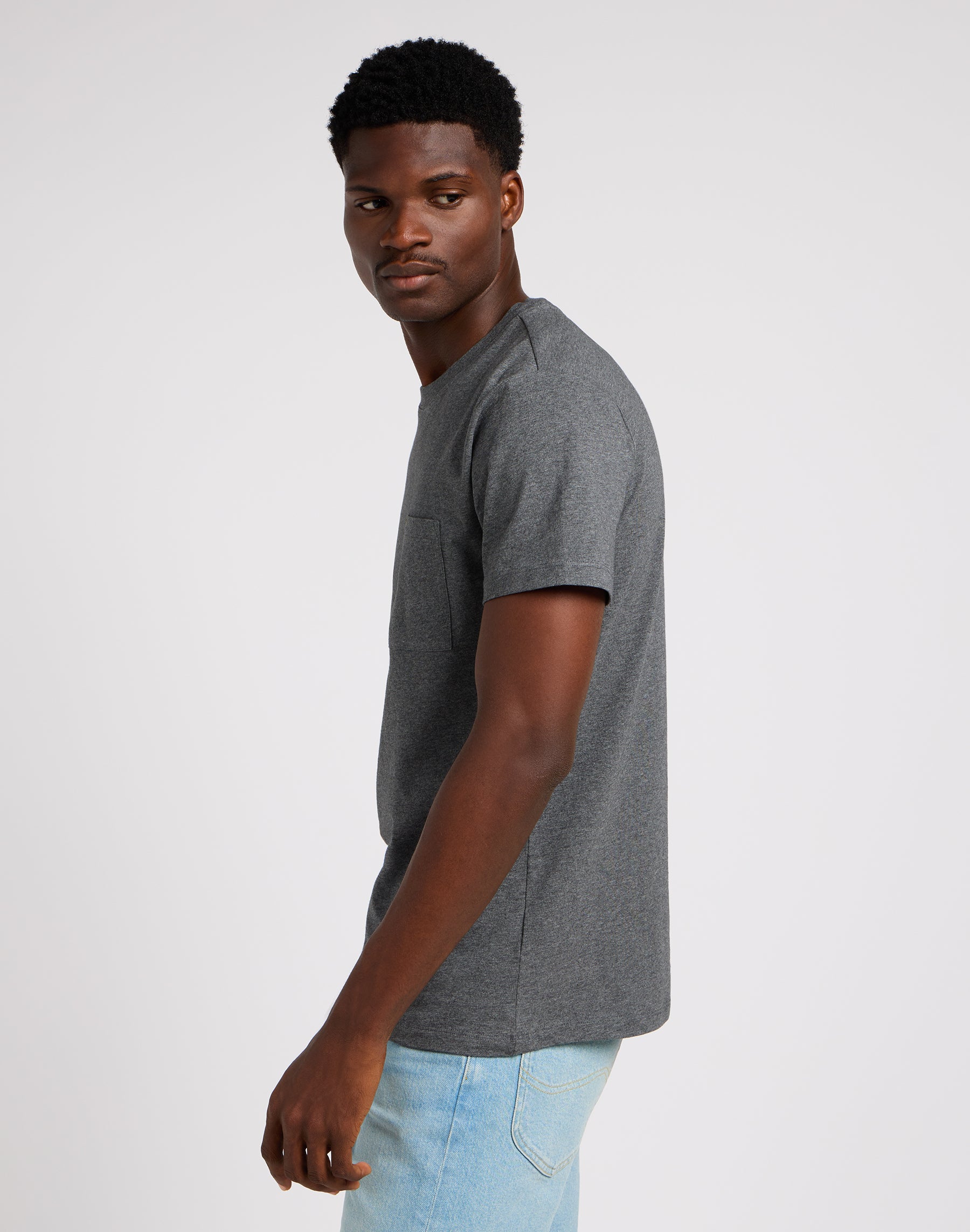 Ultimate Pocket Tee in Black T-Shirts Lee
