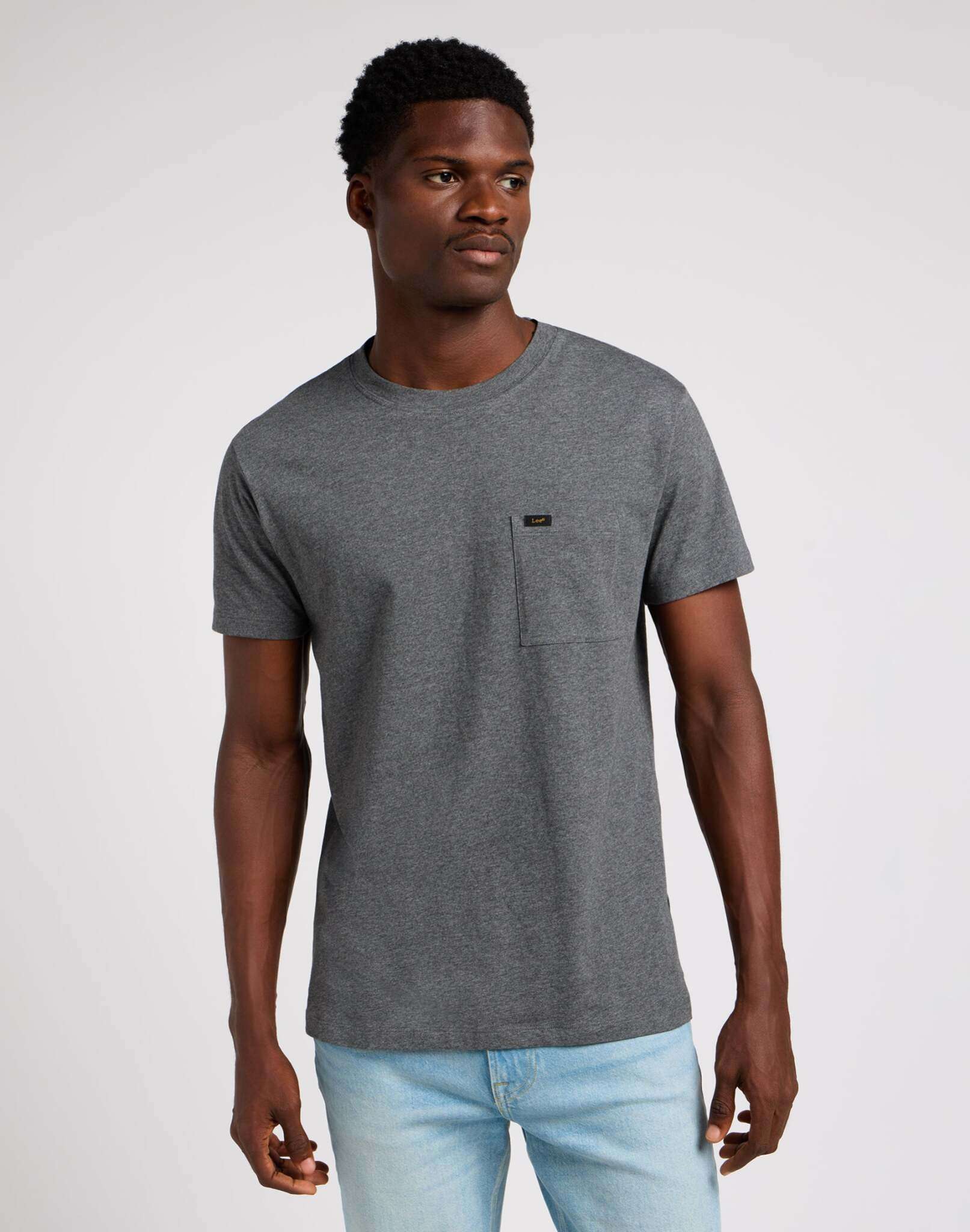 Ultimate Pocket Tee in Black T-Shirts Lee