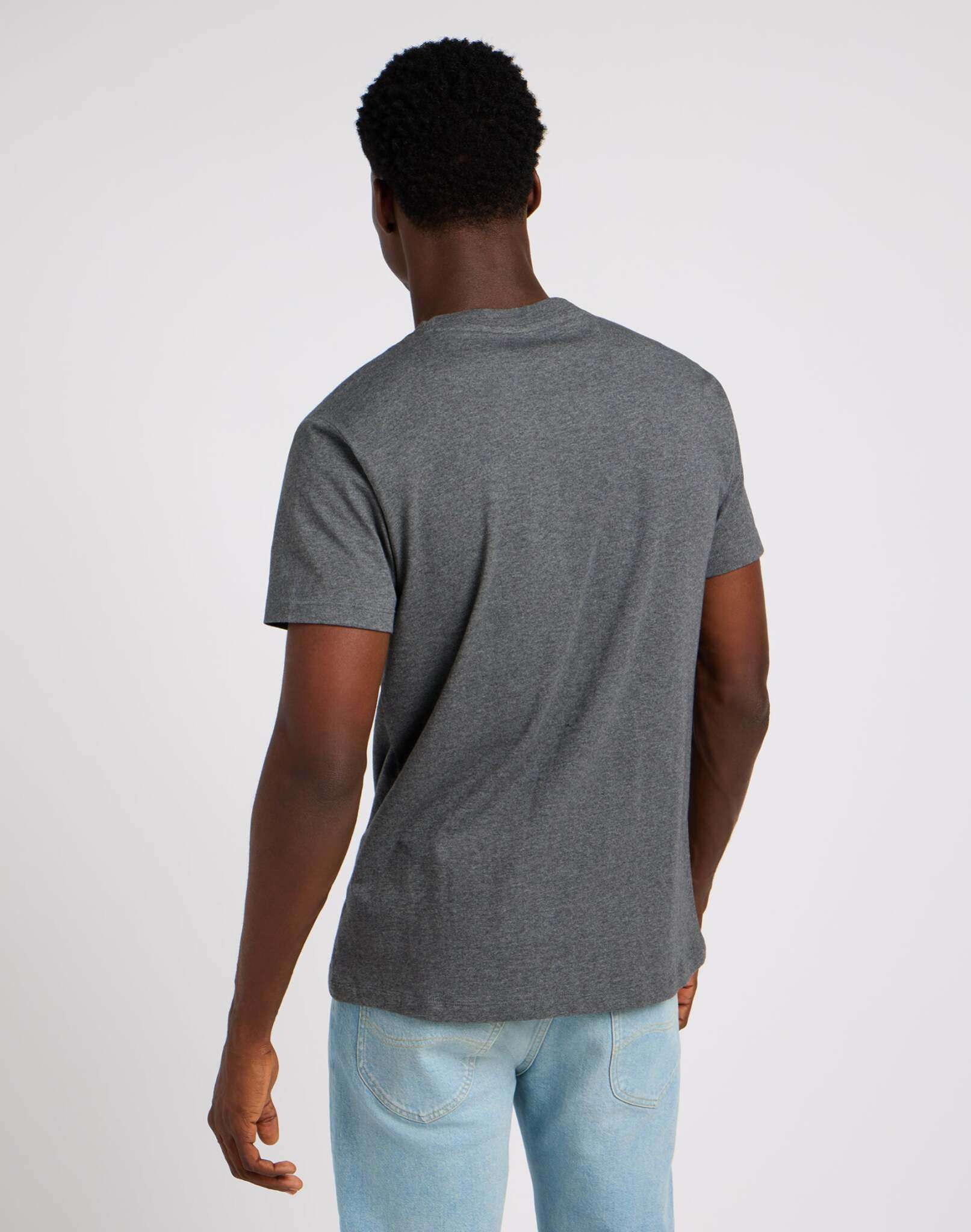 Ultimate Pocket Tee in Black T-Shirts Lee