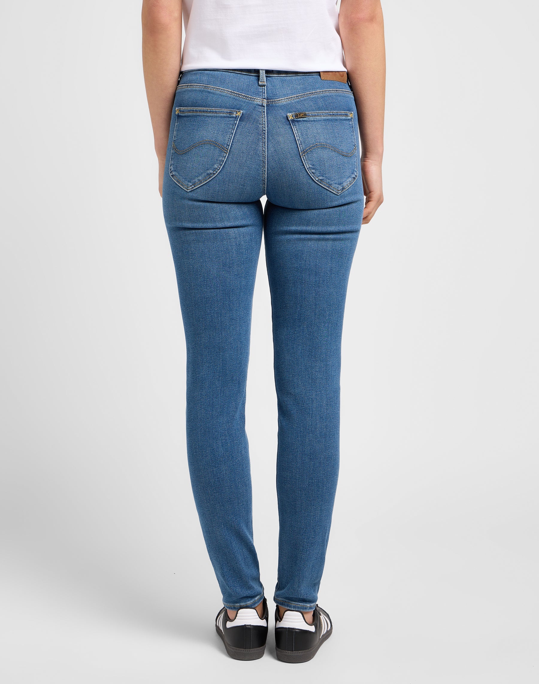 Foreverfit in Meteoric Jeans Lee