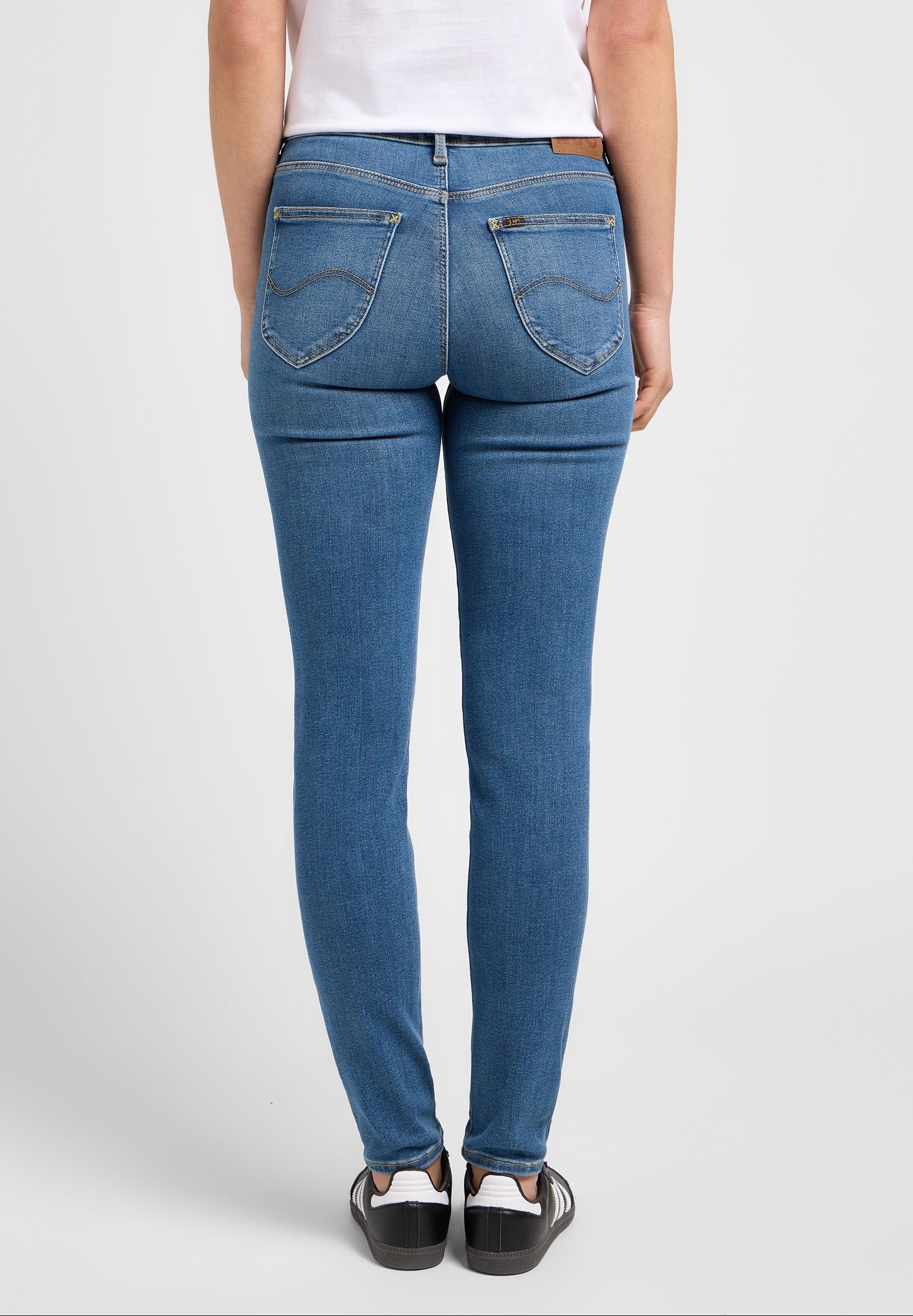 Foreverfit in Meteoric Jeans Lee