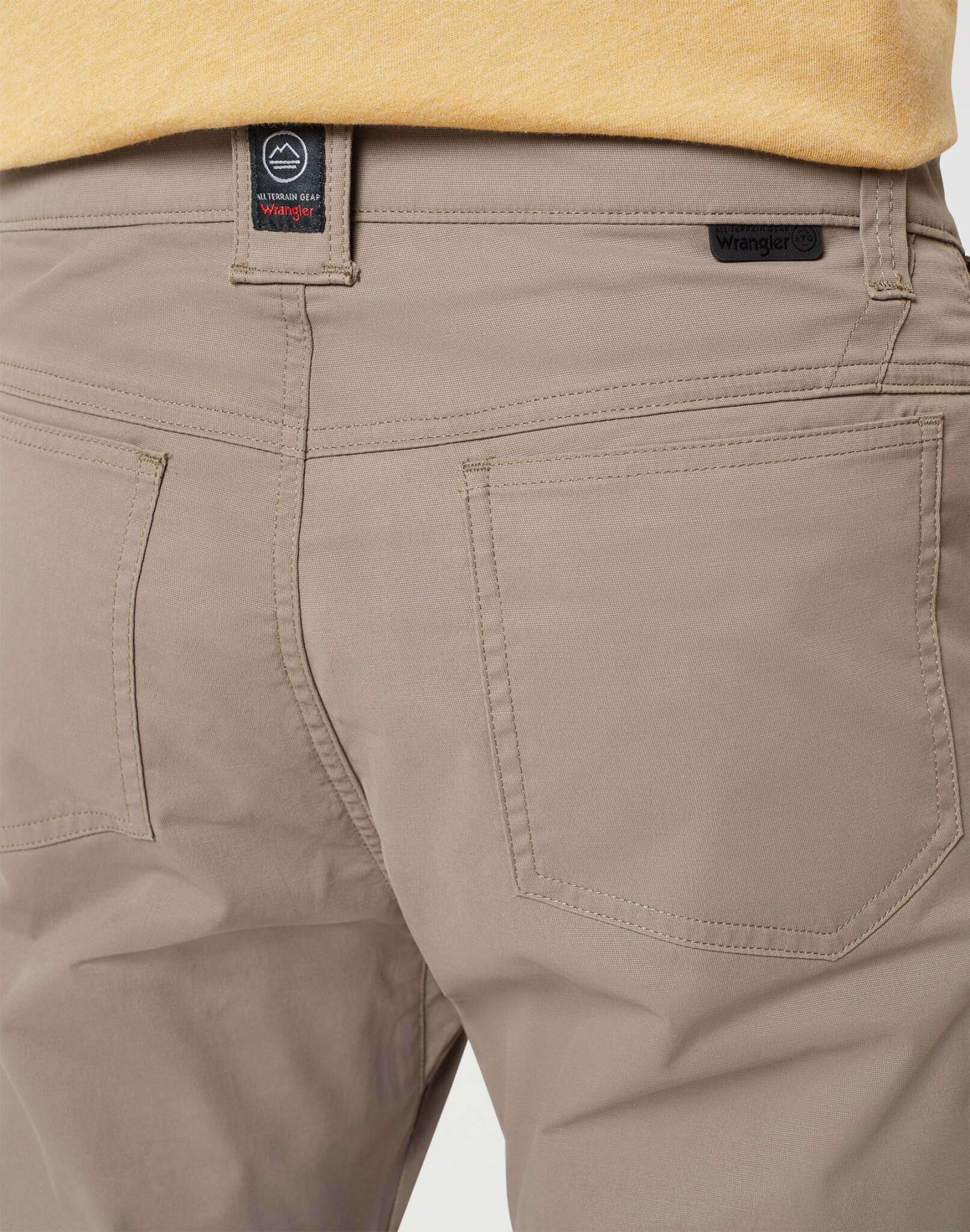 Sustainable Utility Pant in Bungee Cord Hosen Wrangler