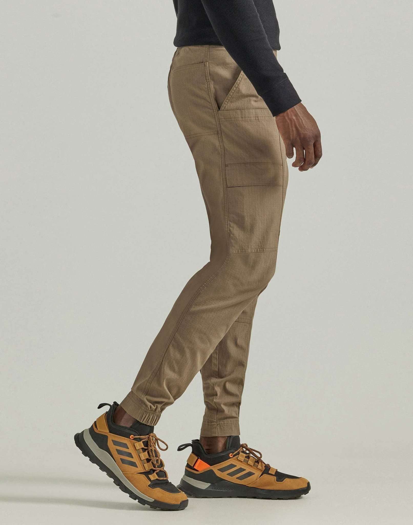 Pull On Tapered Pant in Bungee Cord Hosen Wrangler