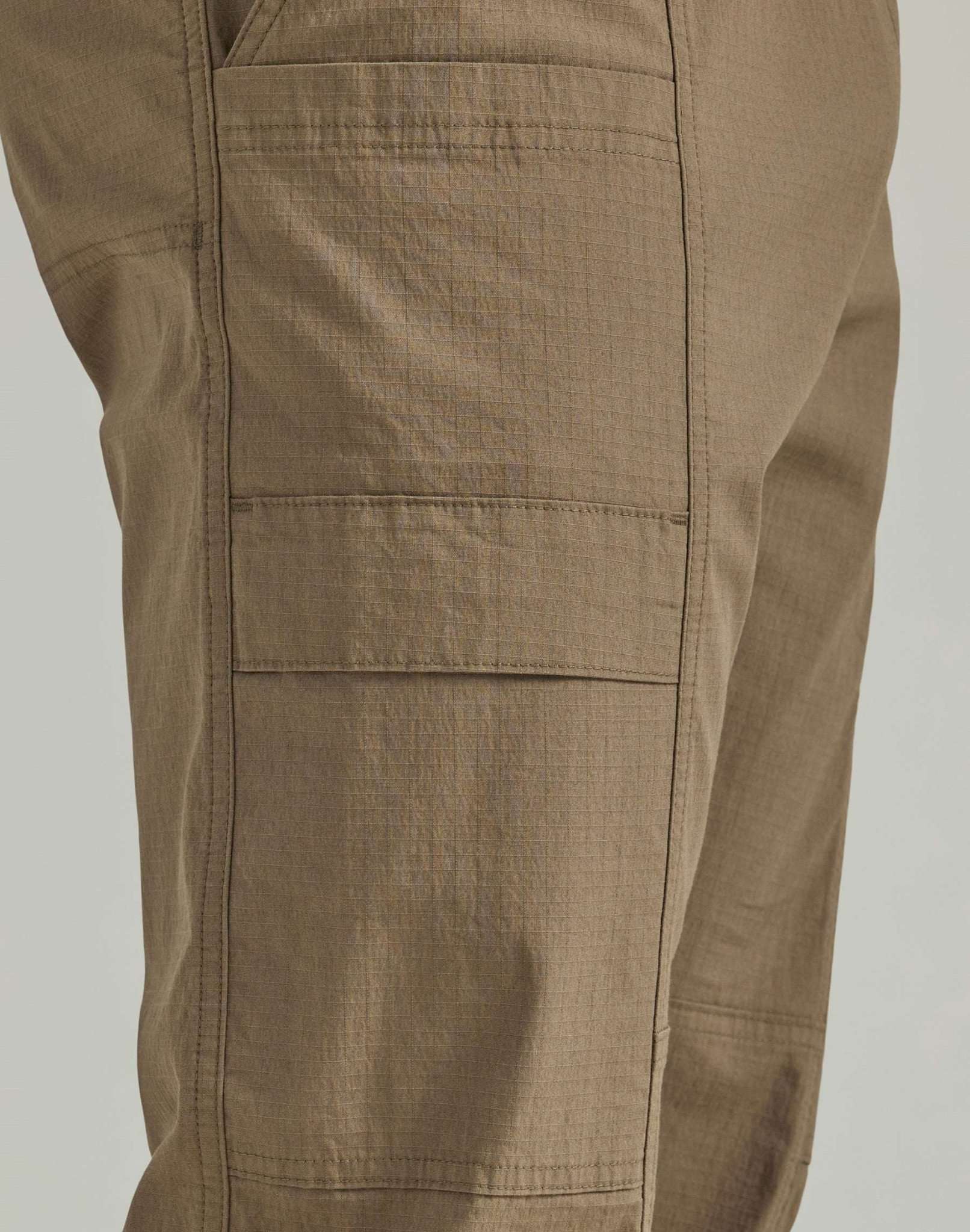 Pull On Tapered Pant in Bungee Cord Hosen Wrangler
