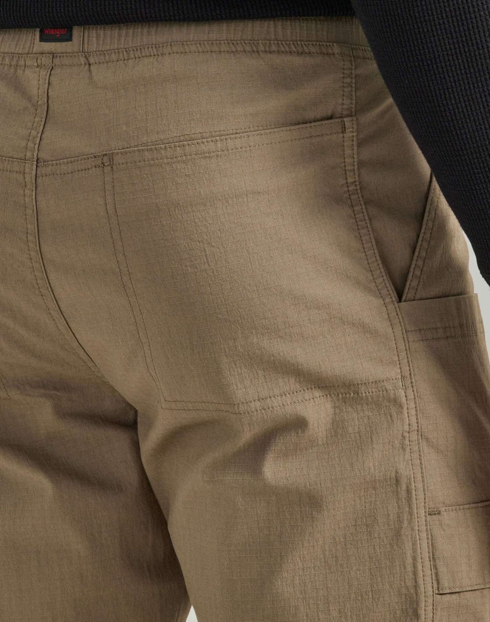 Pull On Tapered Pant in Bungee Cord Hosen Wrangler