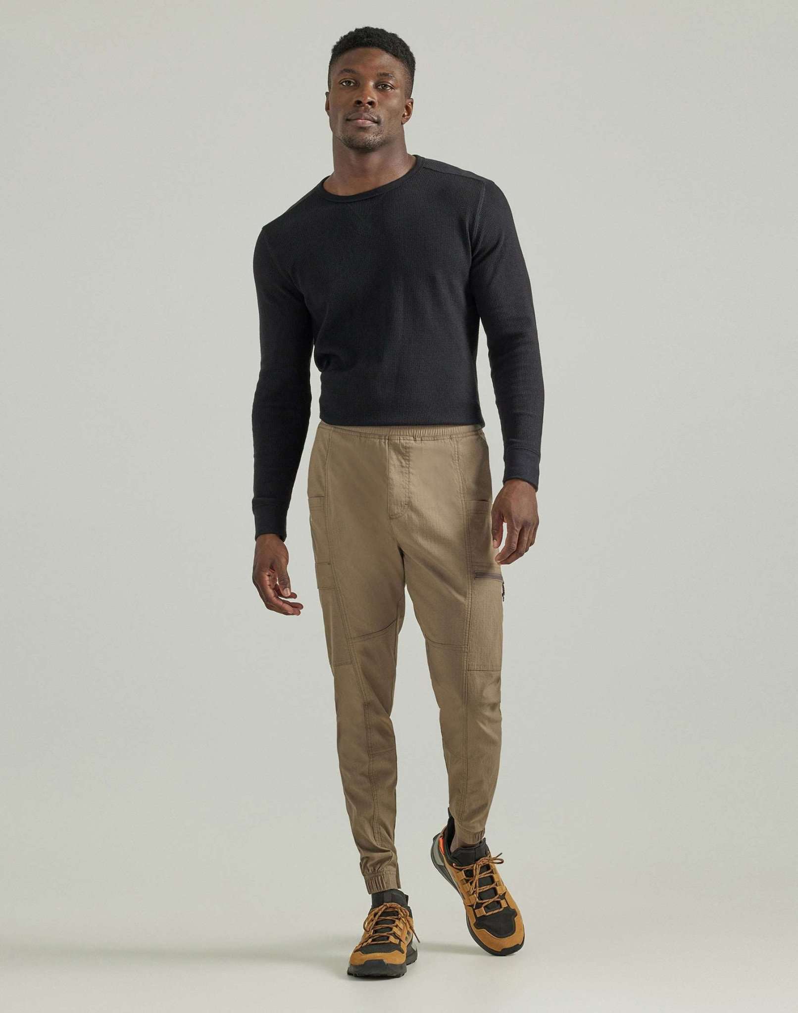 Pull On Tapered Pant in Bungee Cord Hosen Wrangler