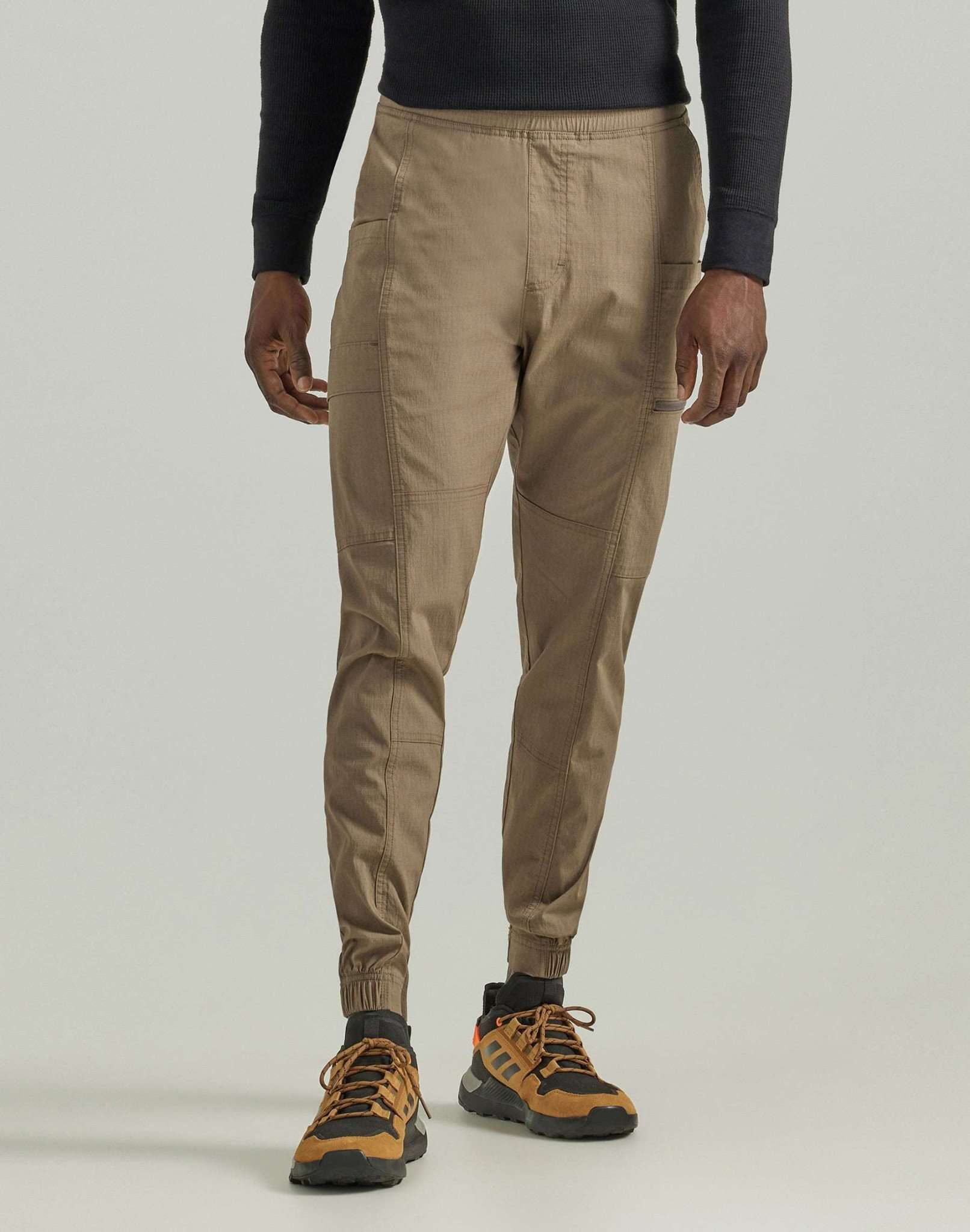 Pull On Tapered Pant in Bungee Cord Hosen Wrangler