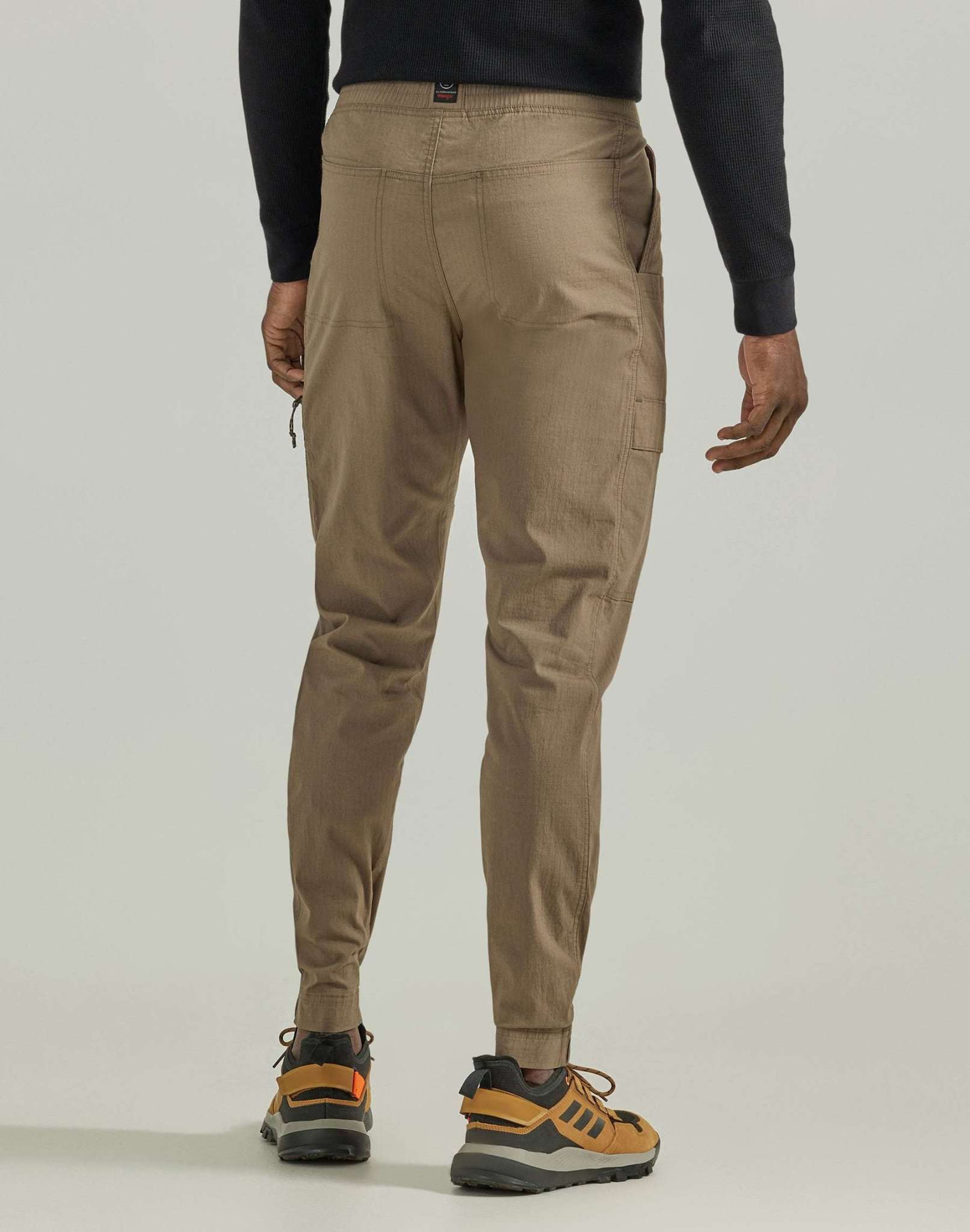 Pull On Tapered Pant in Bungee Cord Hosen Wrangler