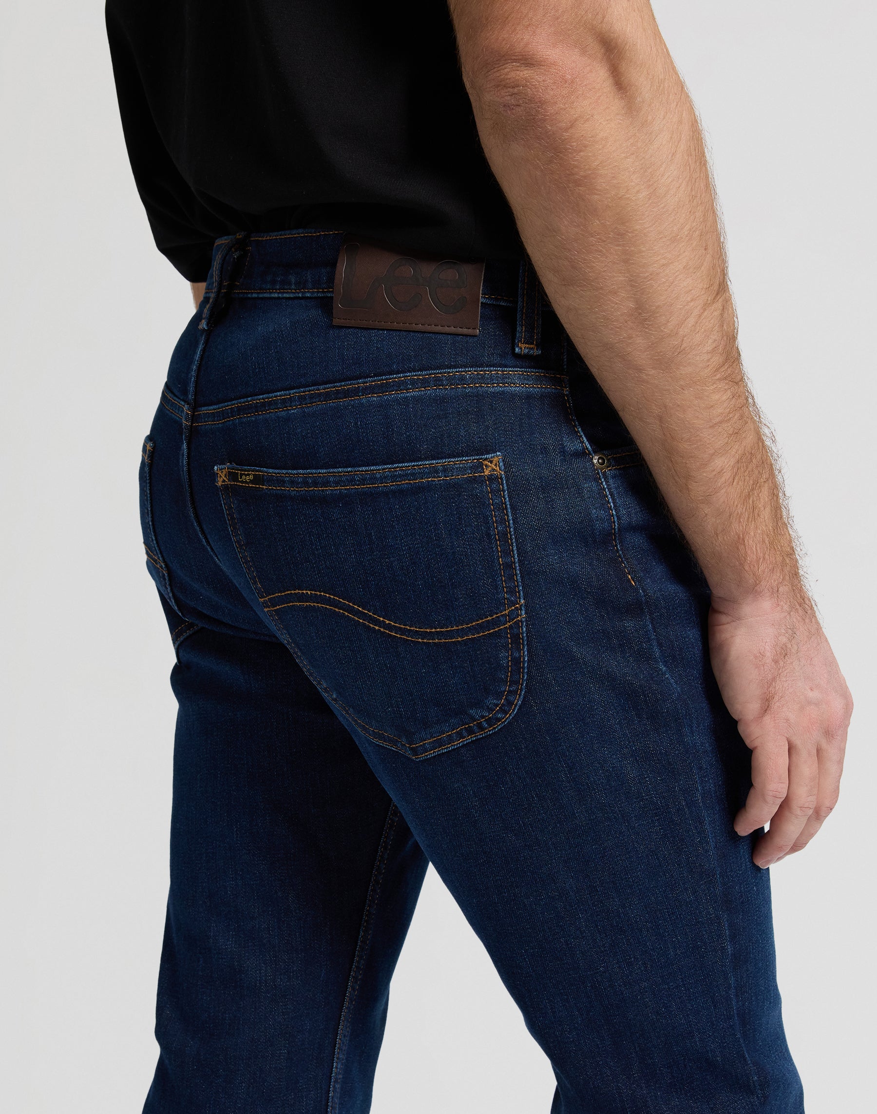 Denver in Dark Blue Elko Jeans Lee