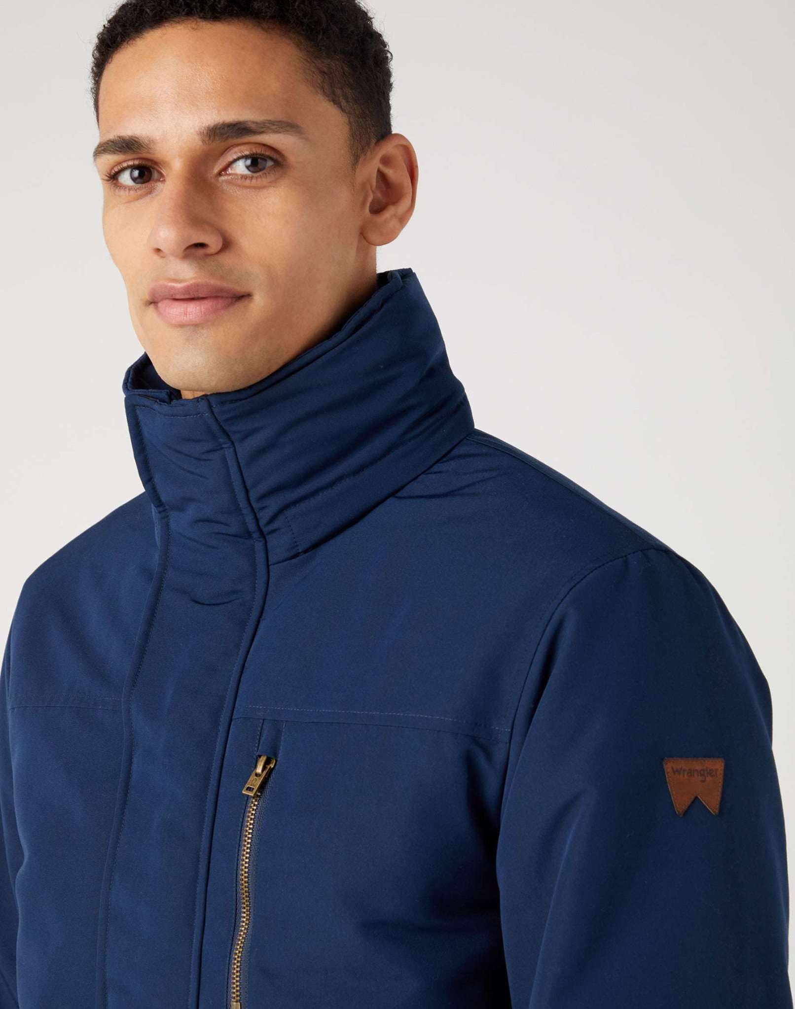 Bodyguard Jacket in Navy Jacken Wrangler