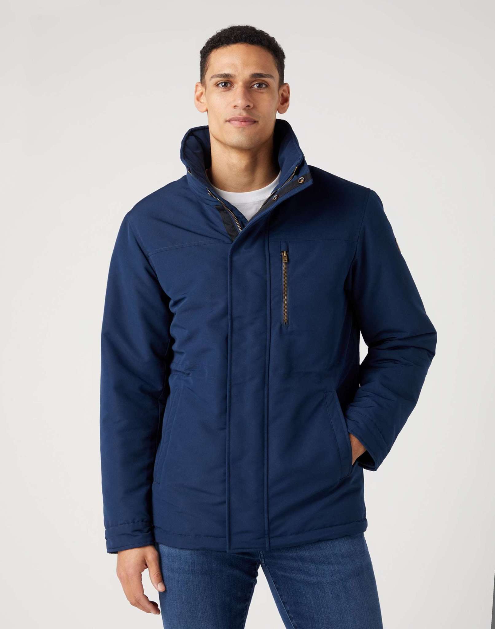 Bodyguard Jacket in Navy Jacken Wrangler   