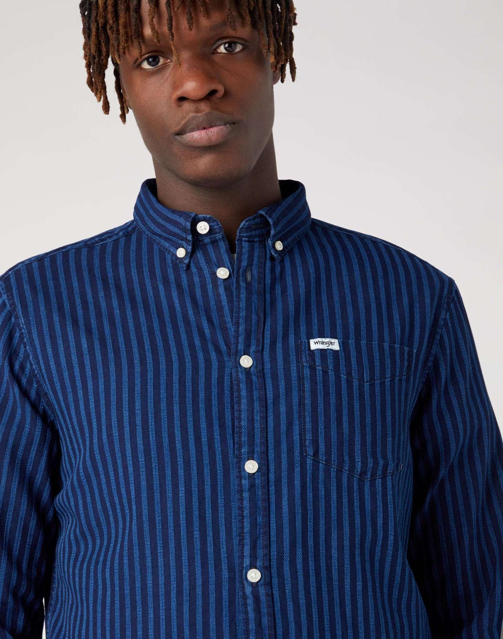 LS 1 Pocket Button Down Shirt in Mid Indigo Hemden Wrangler