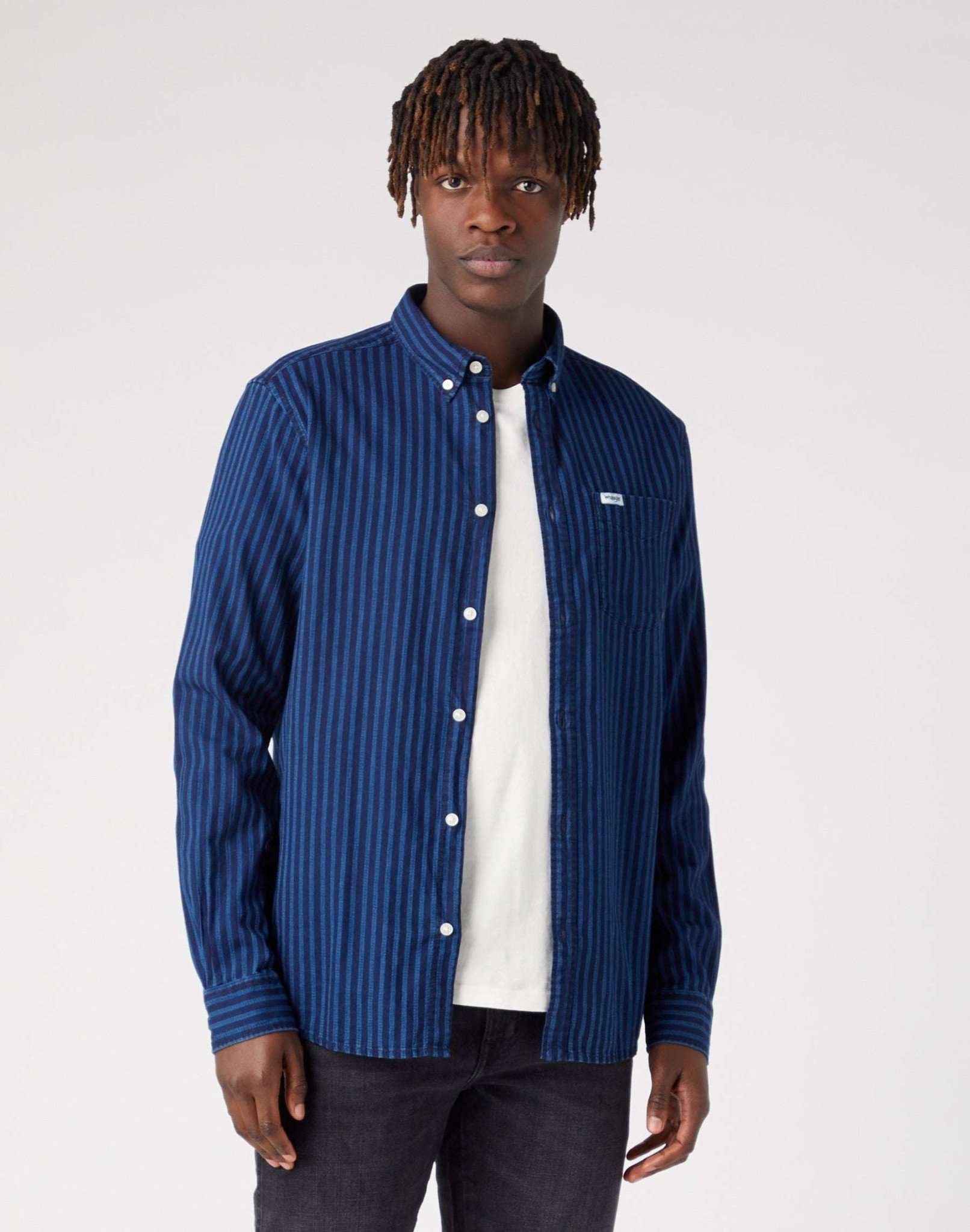LS 1 Pocket Button Down Shirt in Mid Indigo Hemden Wrangler