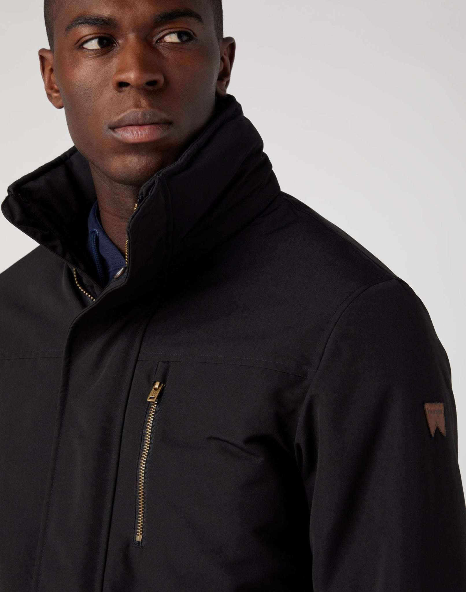 Bodyguard Jacket in Black Jacken Wrangler
