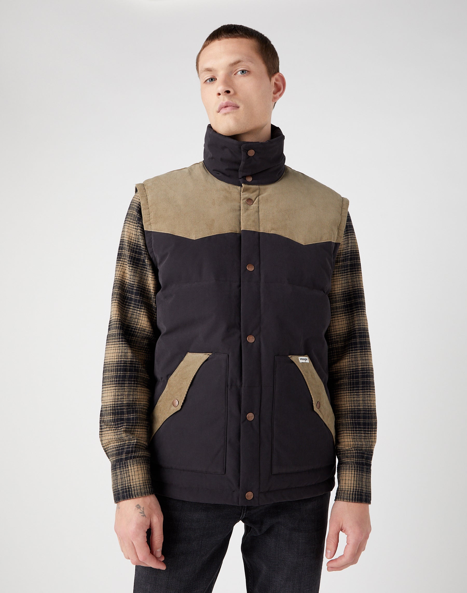 Detachable Sleeve Jacket in Black Jacken Wrangler