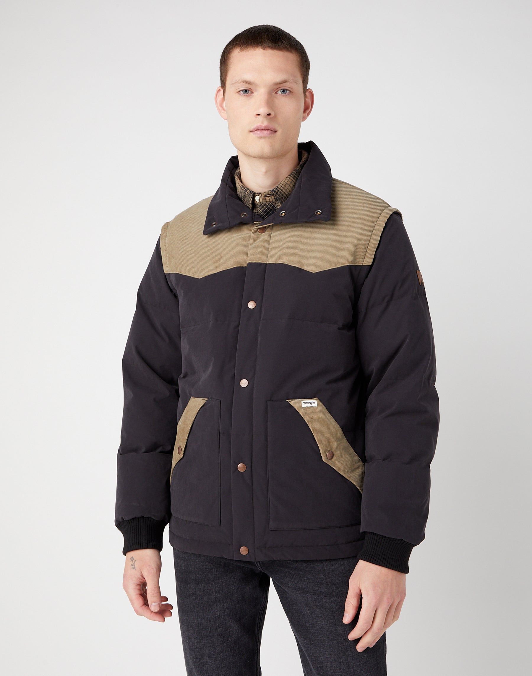Detachable Sleeve Jacket in Black Jacken Wrangler