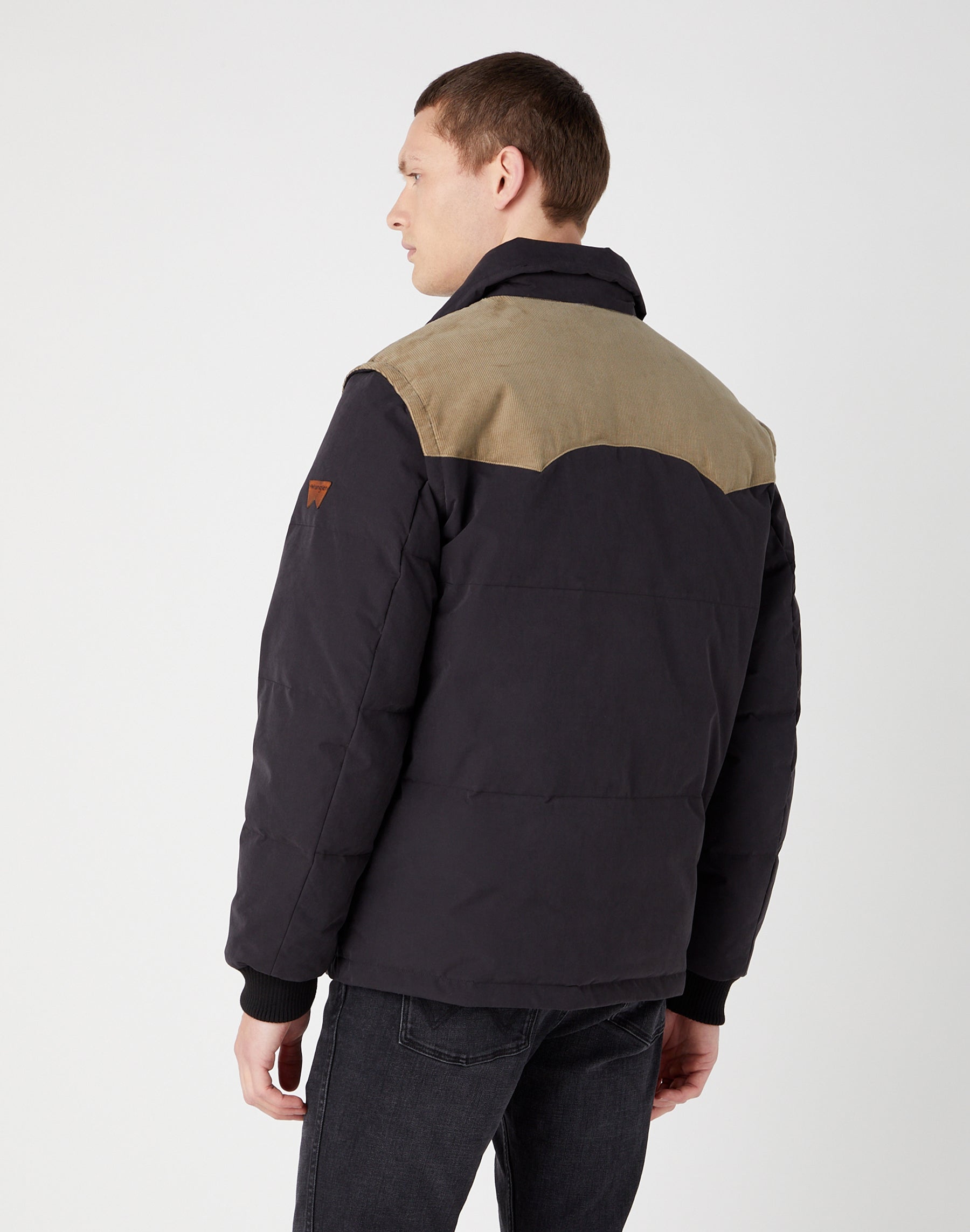 Detachable Sleeve Jacket in Black Jacken Wrangler