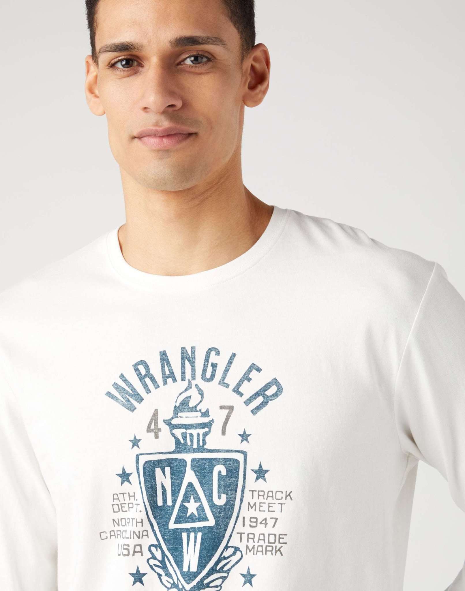 Americana Tee in Whisper White Pullover Wrangler
