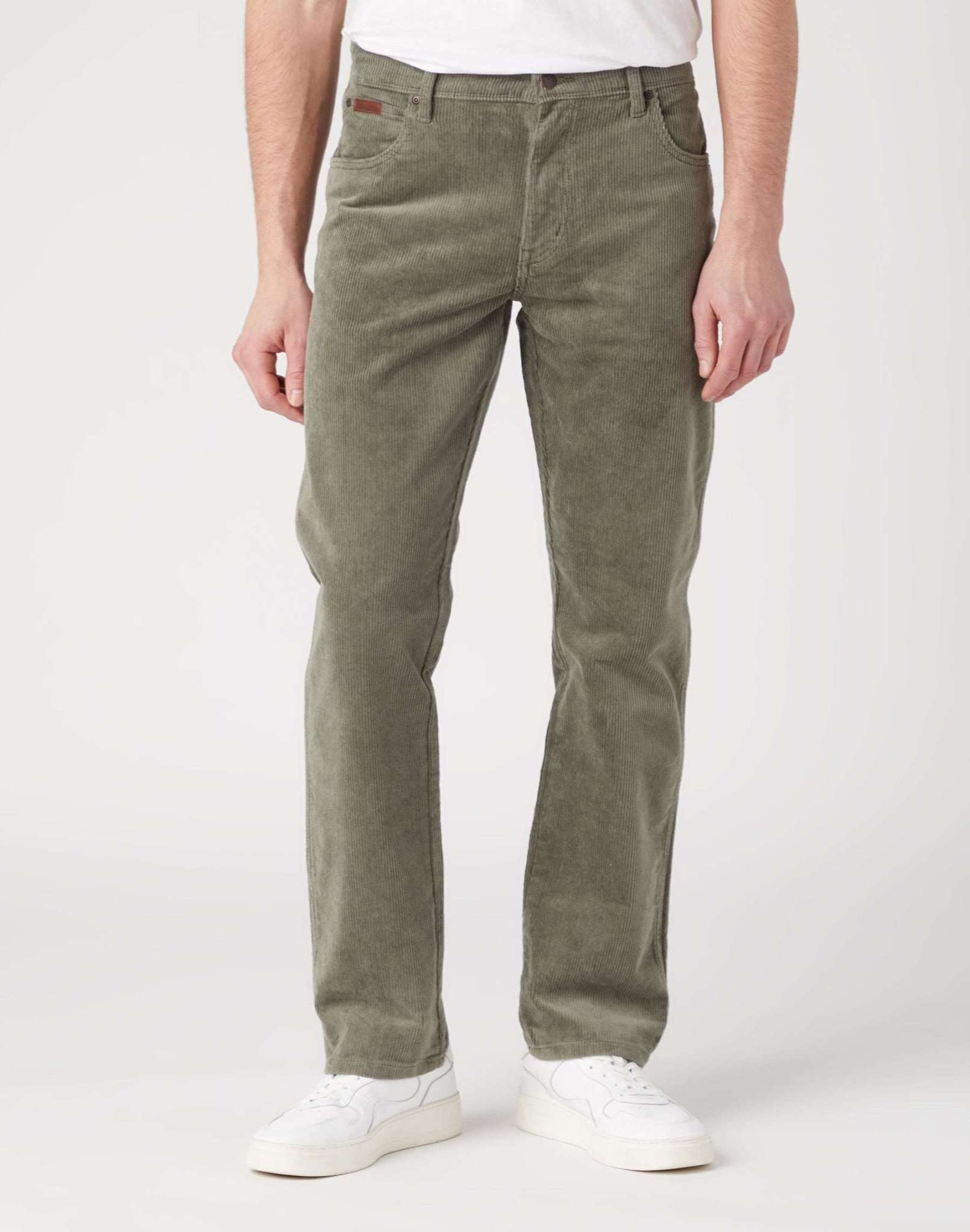 Texas Corduroy in Dusty Olive Hosen Wrangler