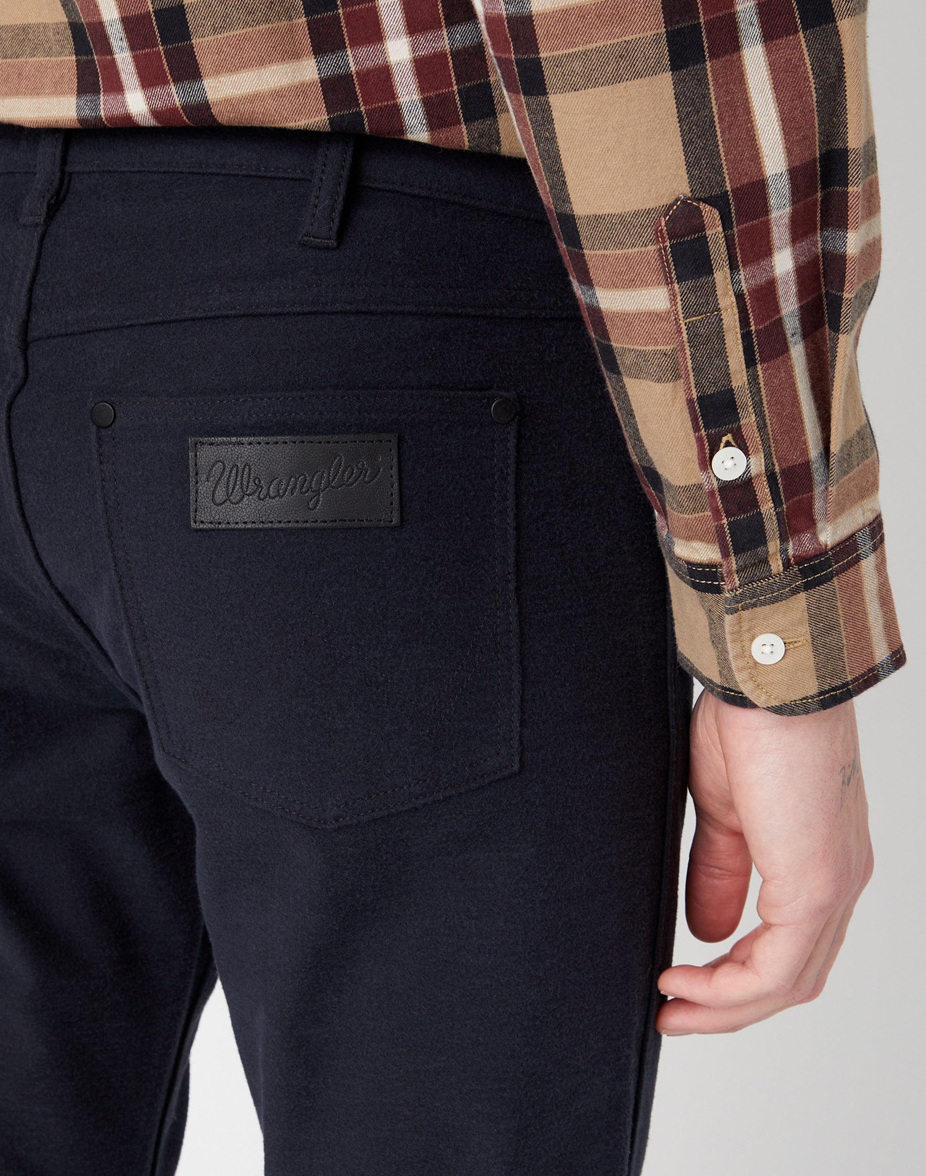 Greensboro Low Stretch in Black Hosen Wrangler