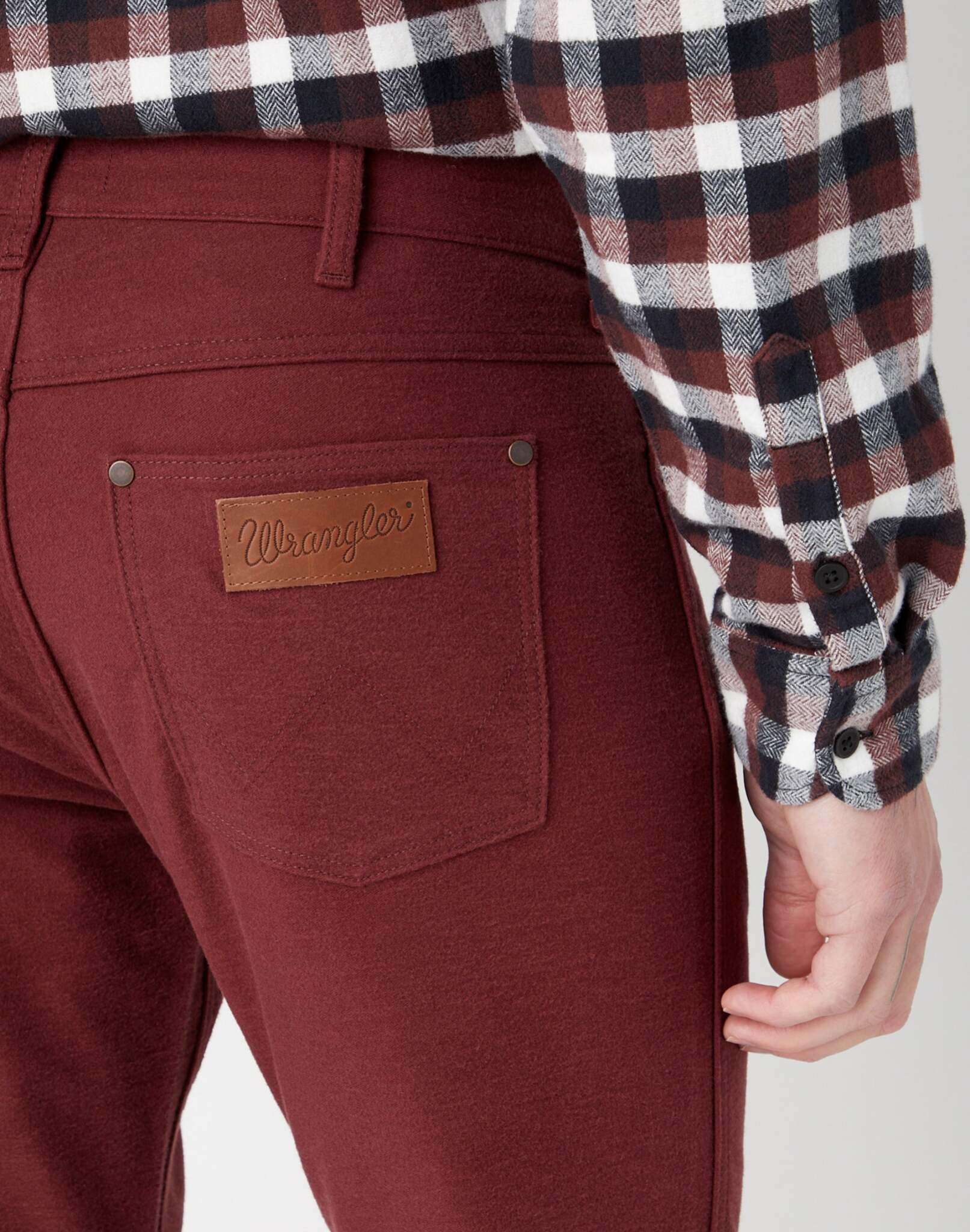 Greensboro Low Stretch in Dahlia Hosen Wrangler
