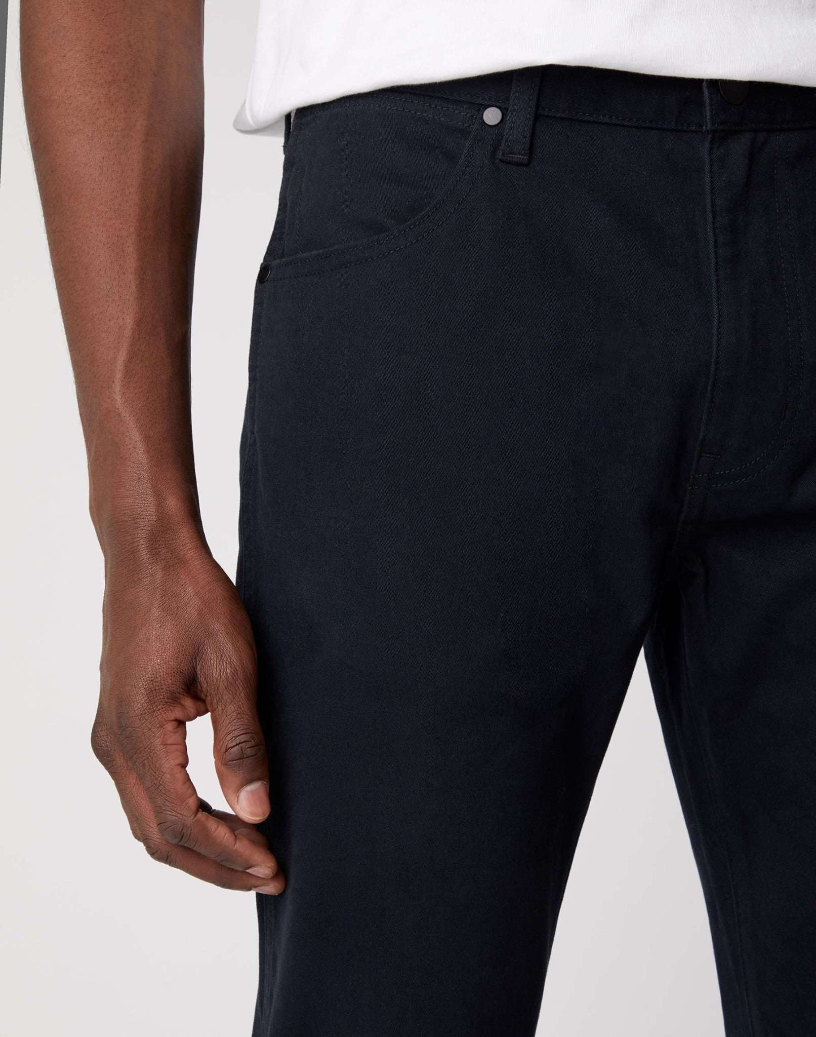 Larston in Black Hosen Wrangler