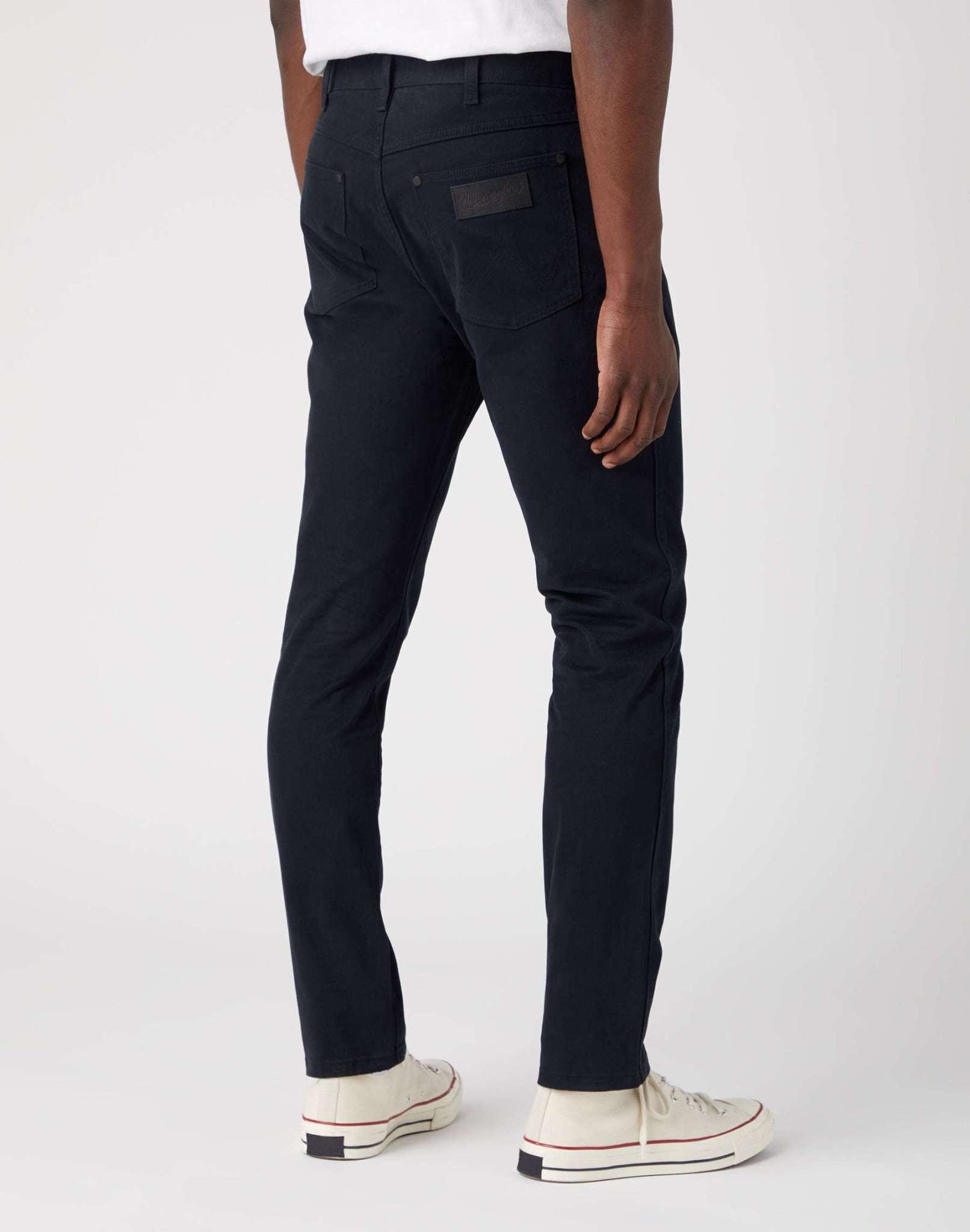 Larston in Black Hosen Wrangler