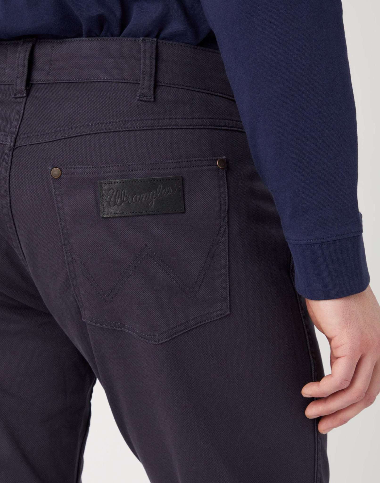 Greensboro in Dark Navy Hosen Wrangler