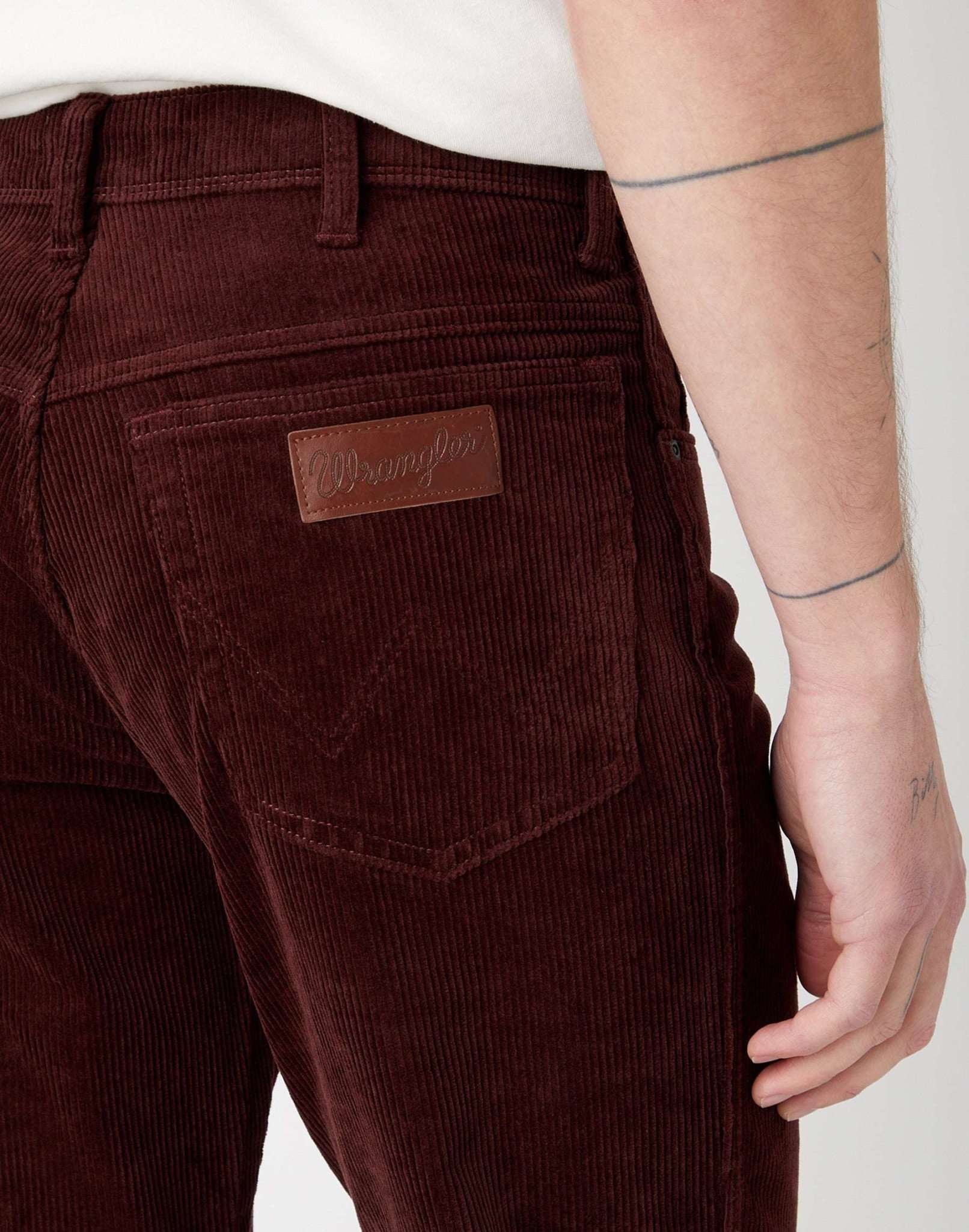 Texas Corduroy in Dahlia Hosen Wrangler