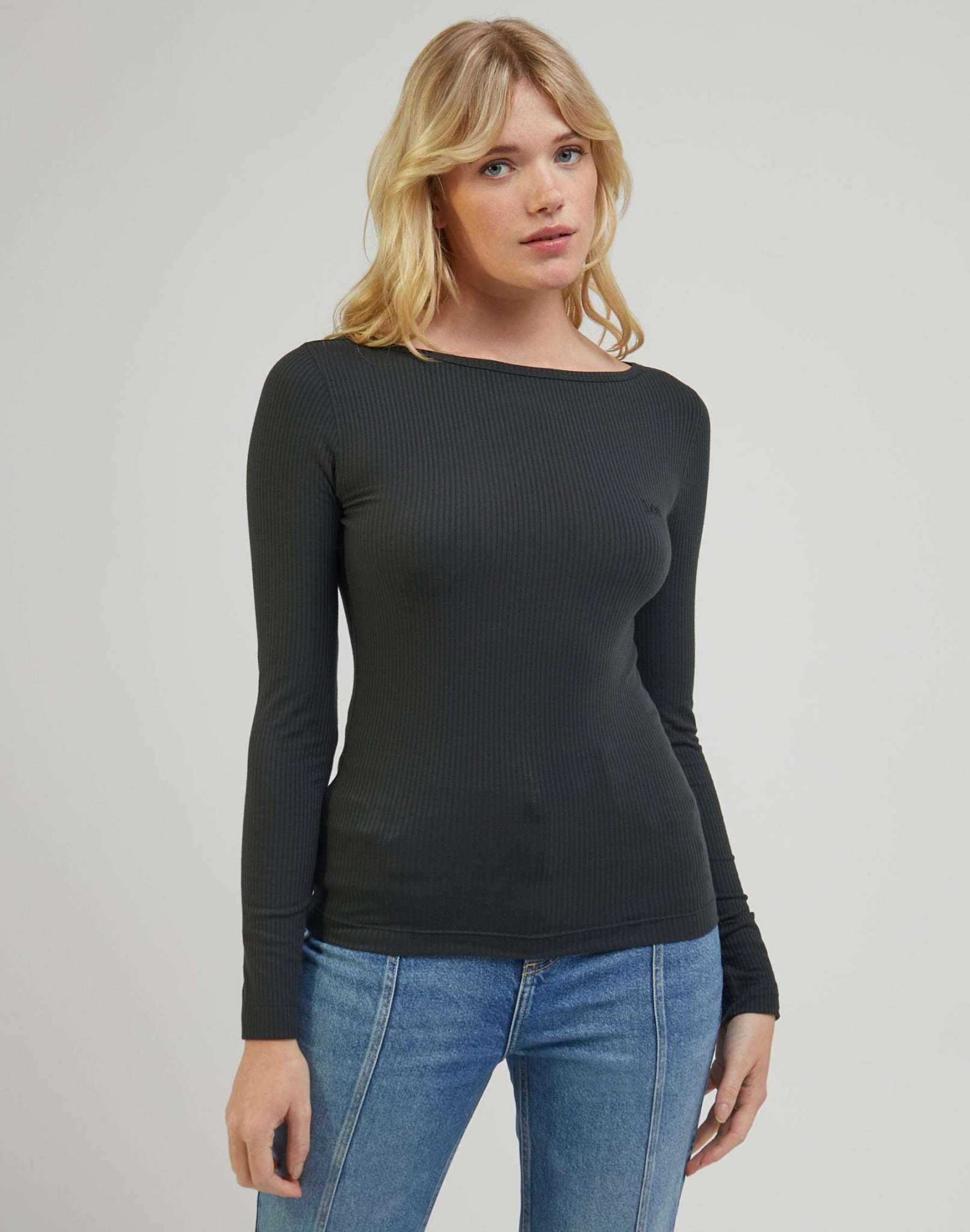 LS Boat Neck Tee in Charcoal Pullover Lee