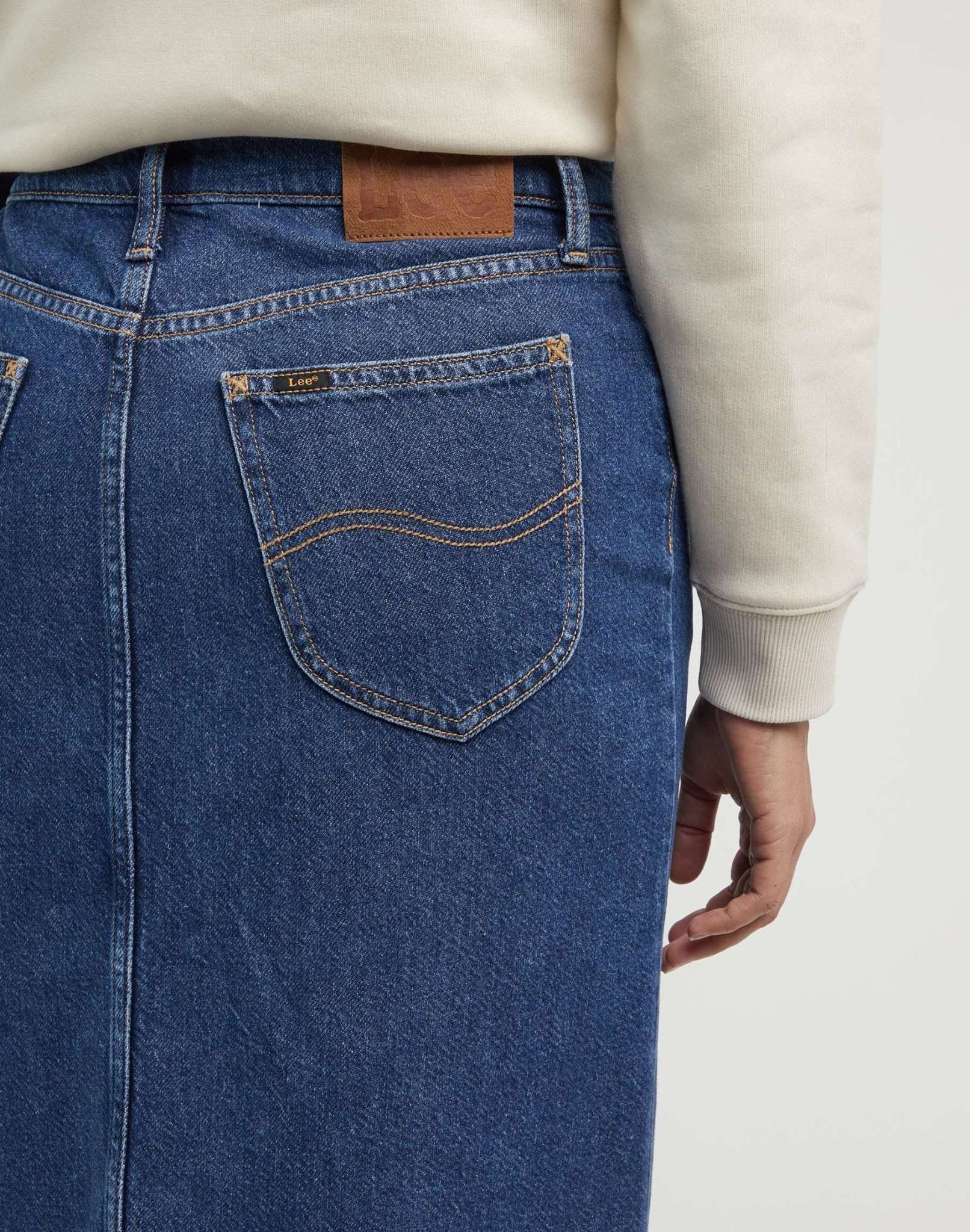 Midi Skirt in Mid Cascade Jeansröcke Lee