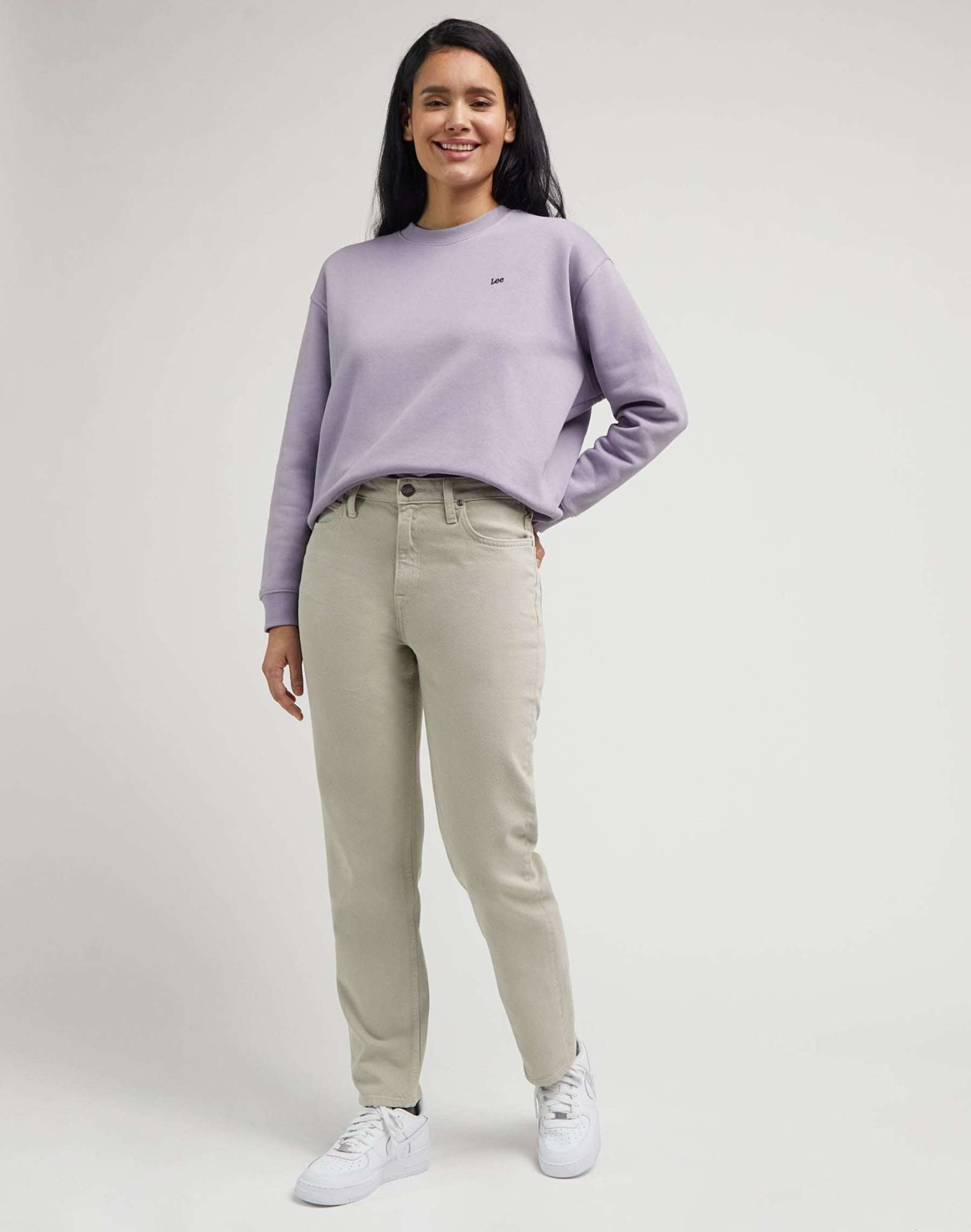 Carol in Salina Stone Hosen Lee
