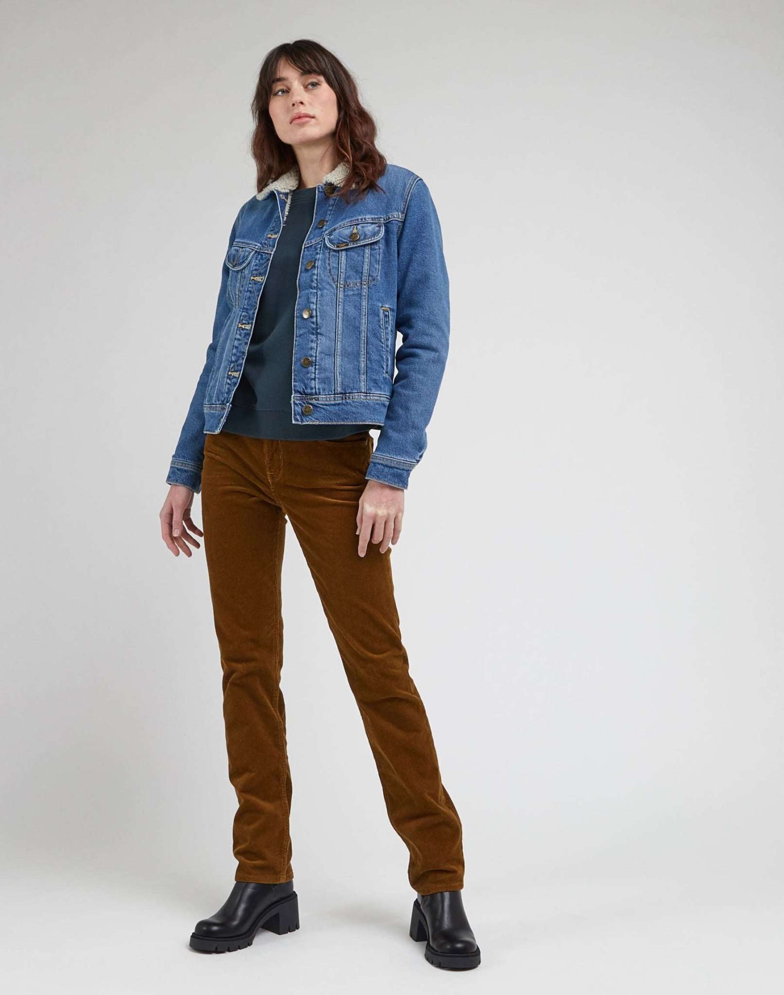 Marion Straight in Tumbleweed Hosen Lee