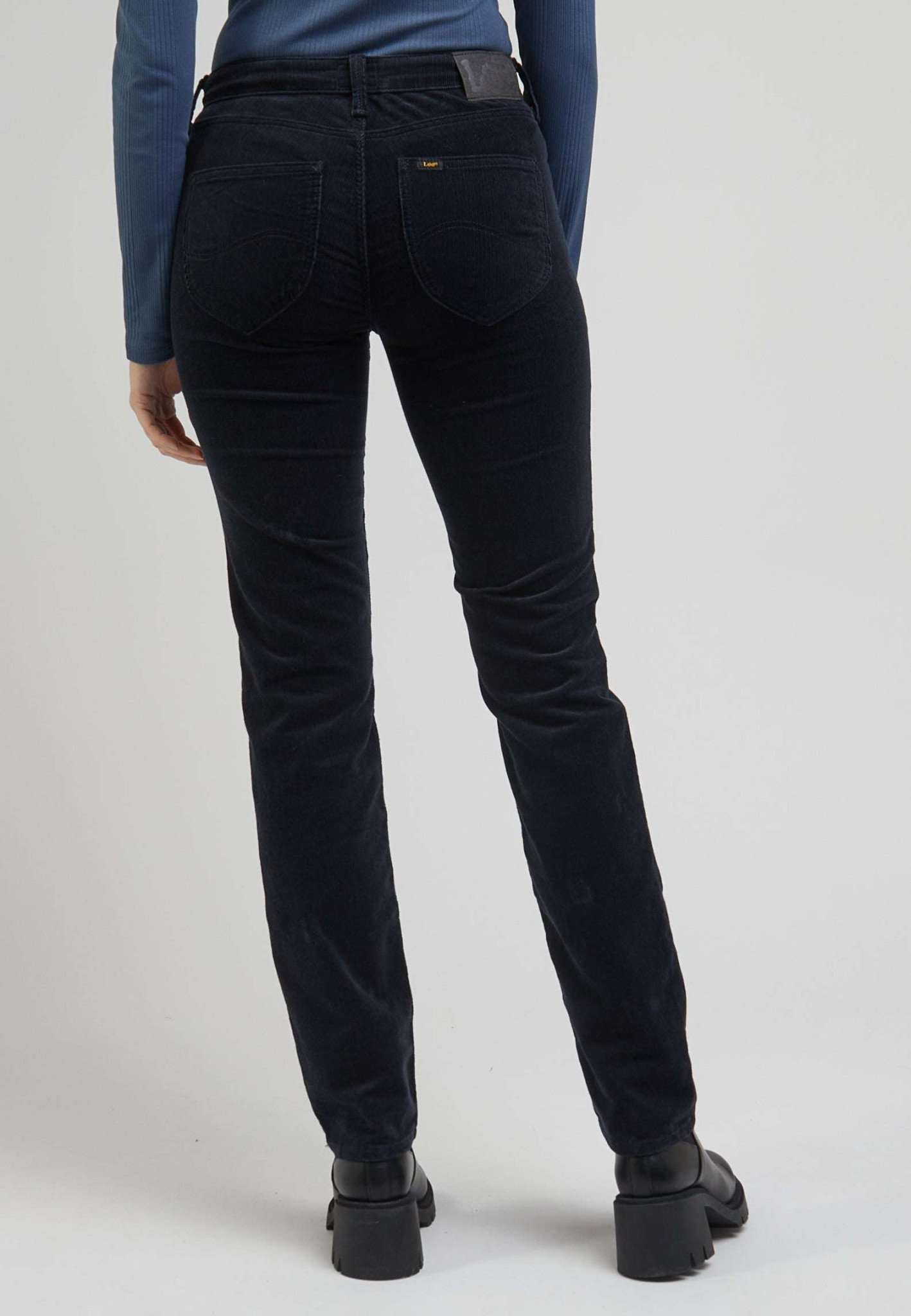 Marion Straight in Black Hosen Lee