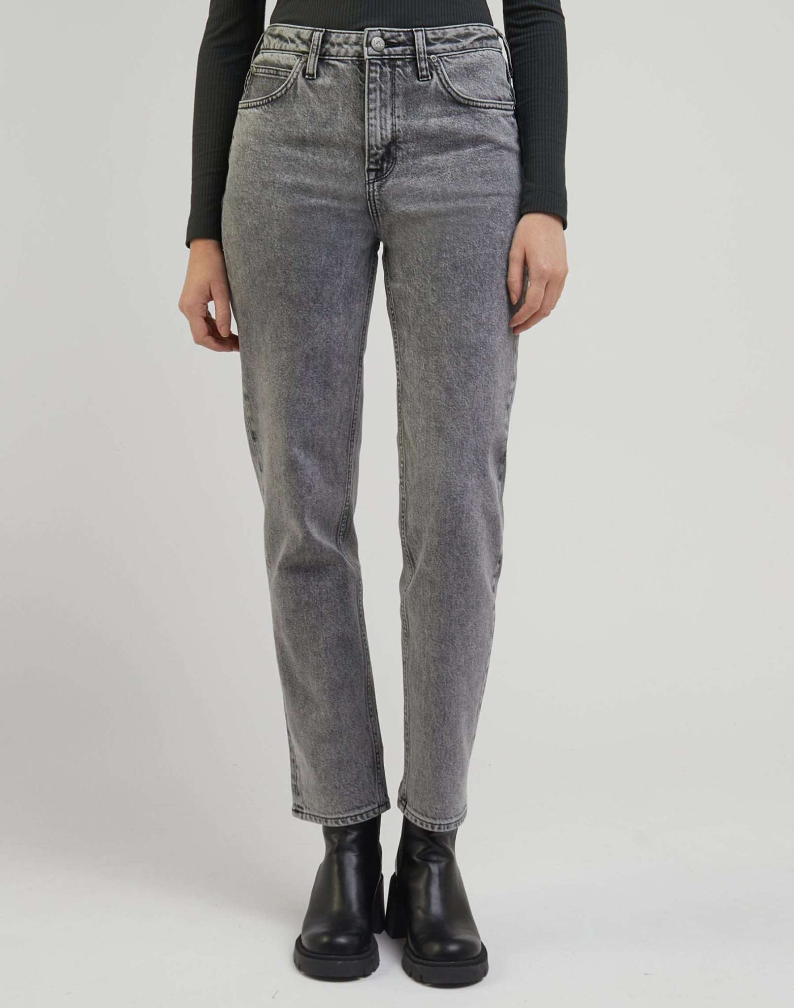 Carol in Moon Grey Jeans Lee
