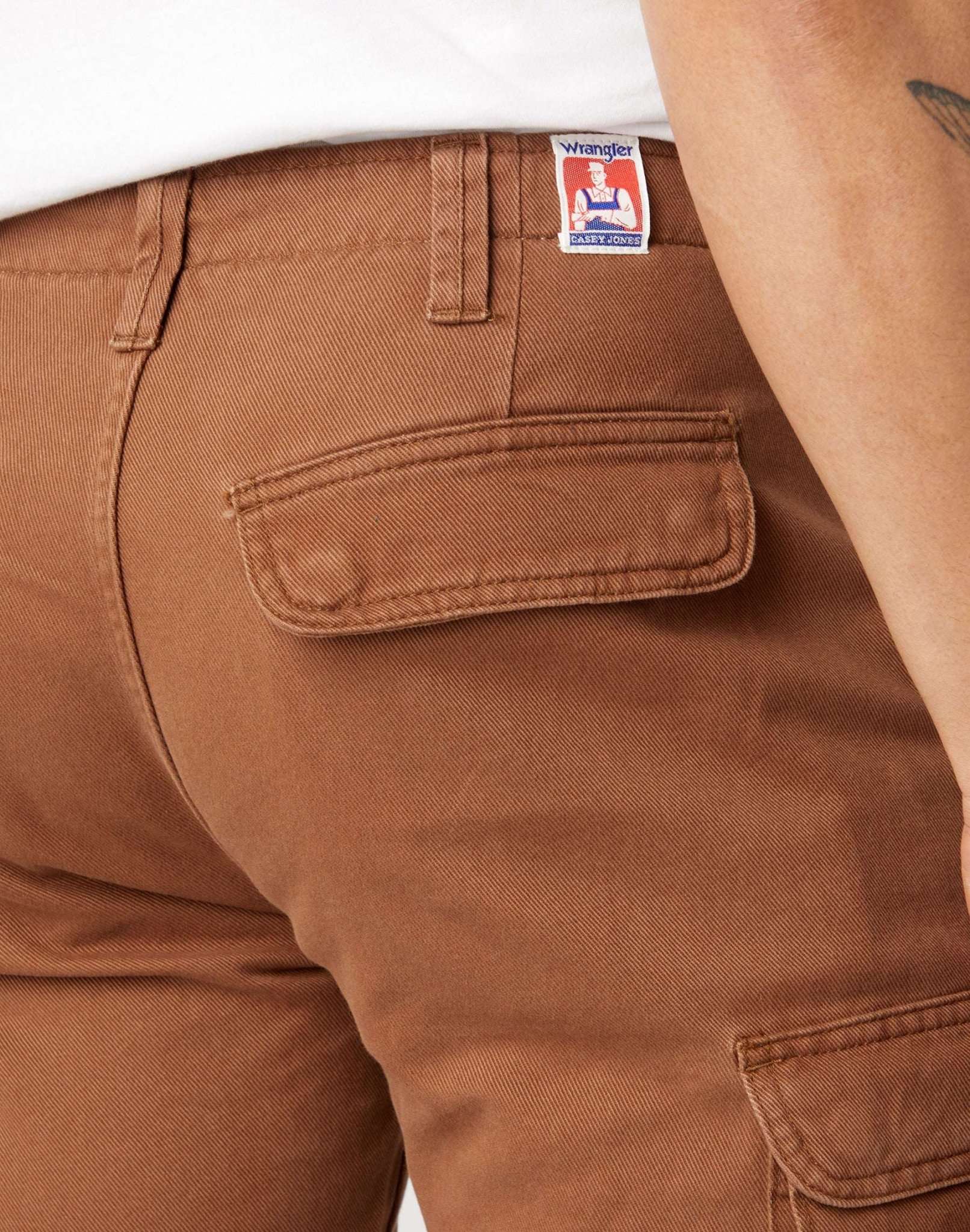 Casey Jones Cargo in Bison Hosen Wrangler