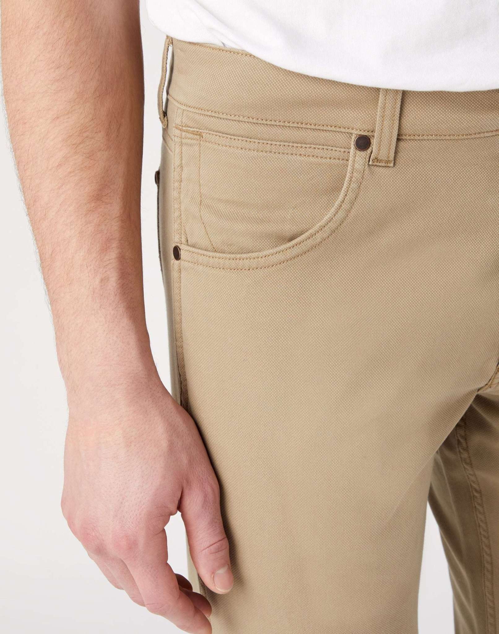 Greensboro in Lead Grey Hosen Wrangler