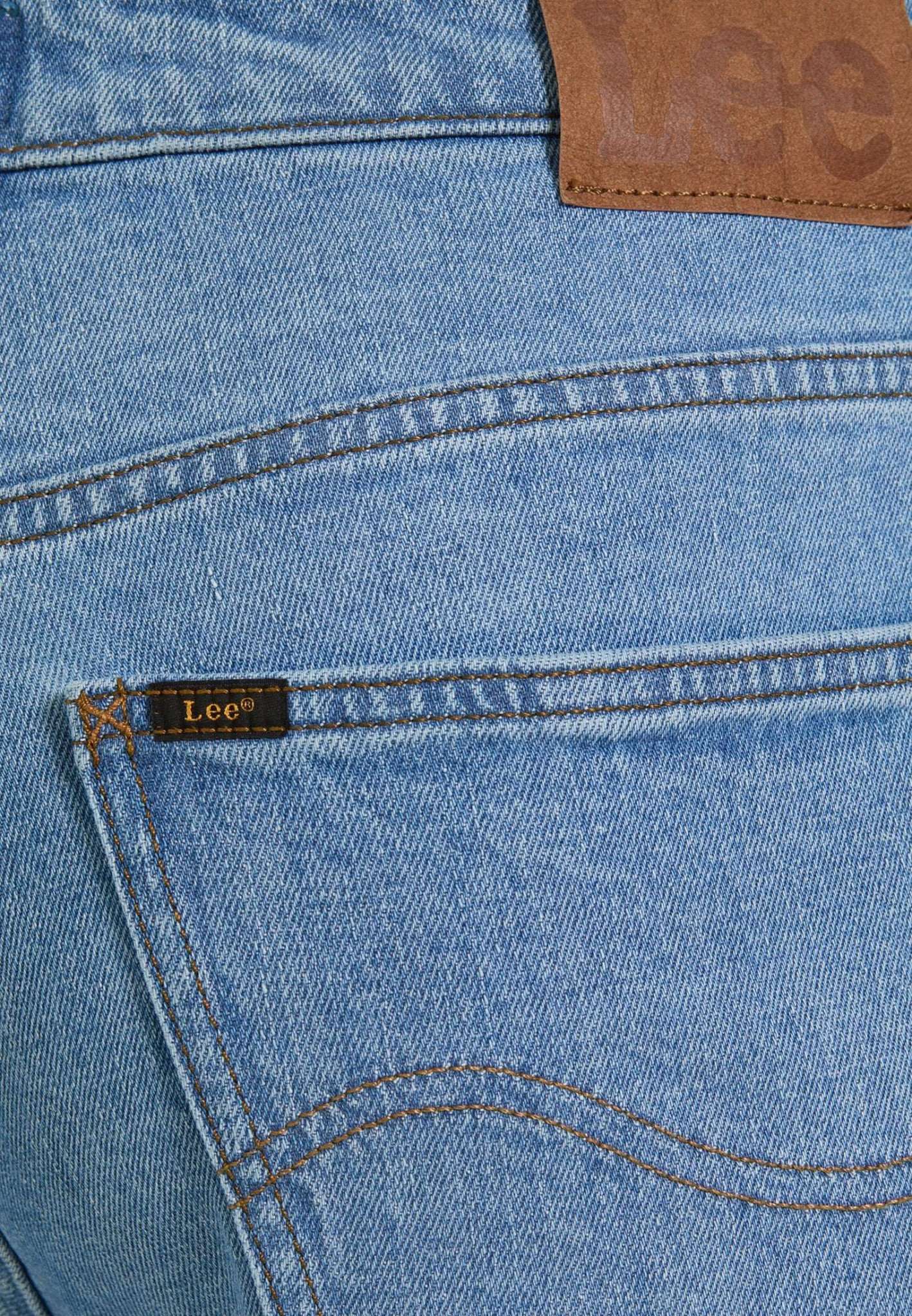 Brooklyn in Freewheelin Jeans Lee