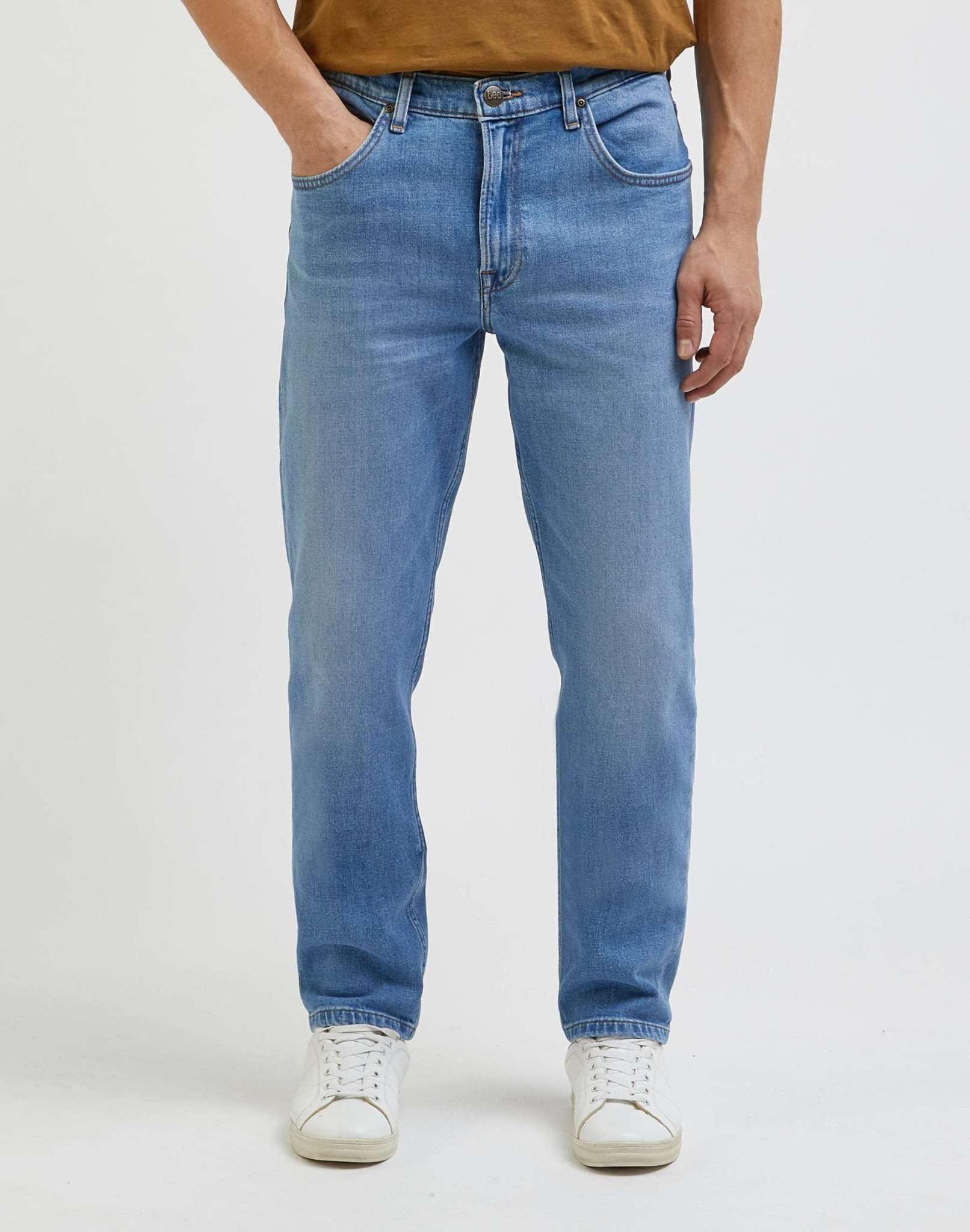 Brooklyn in Freewheelin Jeans Lee
