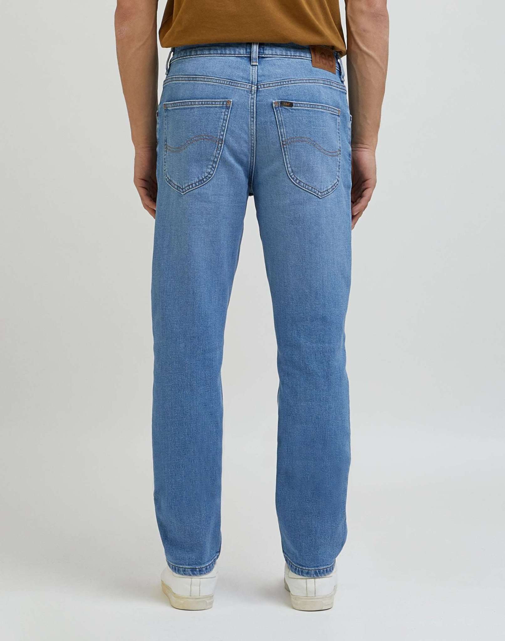 Brooklyn in Freewheelin Jeans Lee