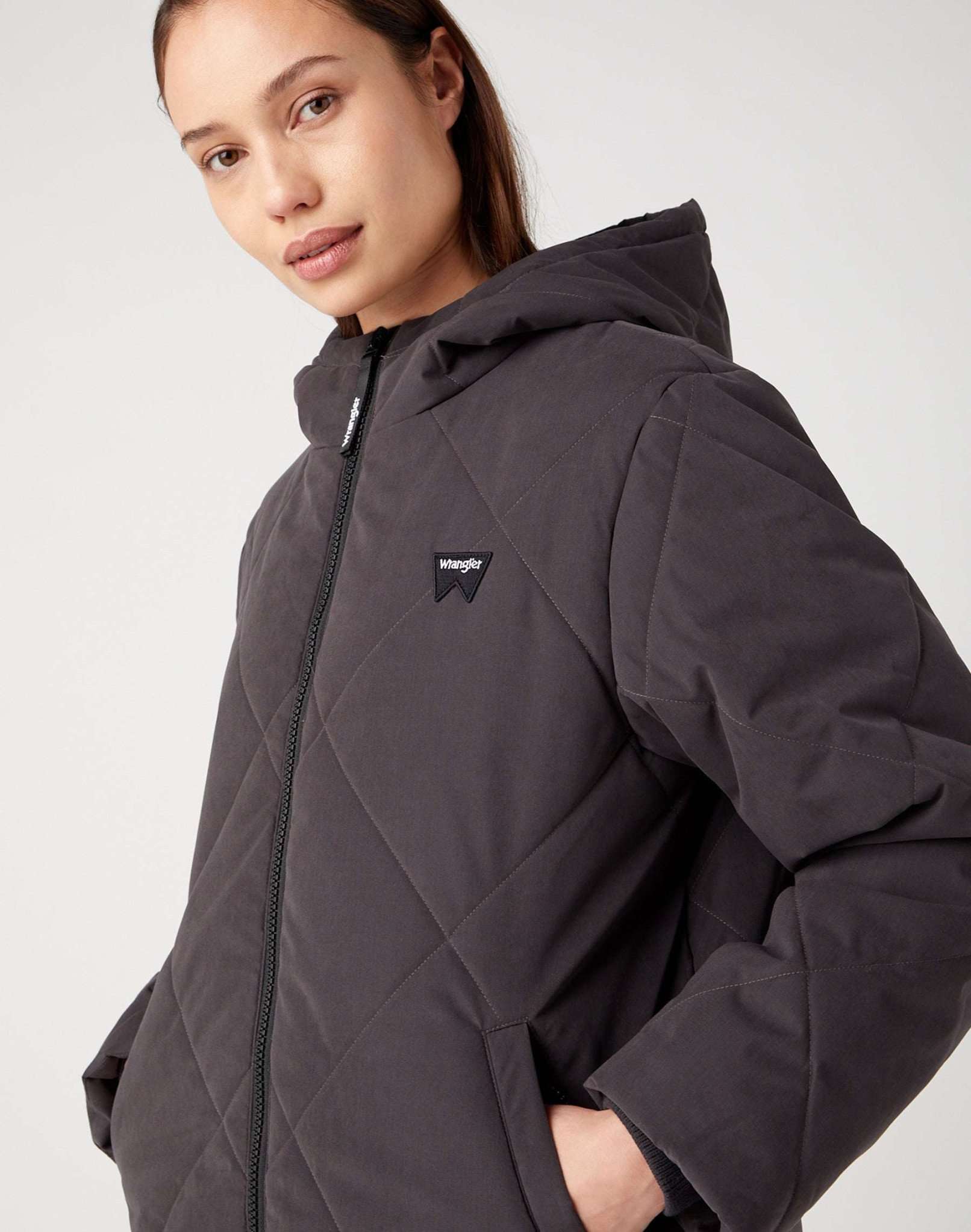Long Quilted Jacket in Faded Black Jacken Wrangler