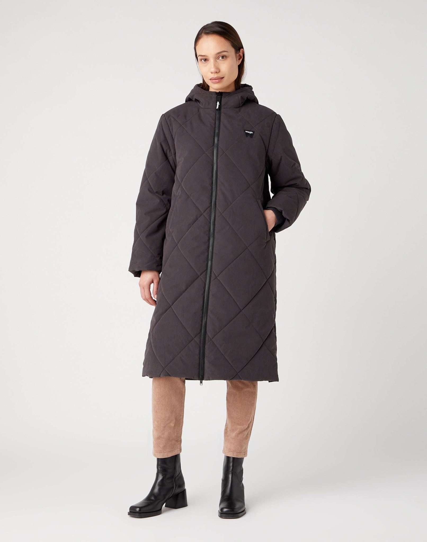 Long Quilted Jacket in Faded Black Jacken Wrangler