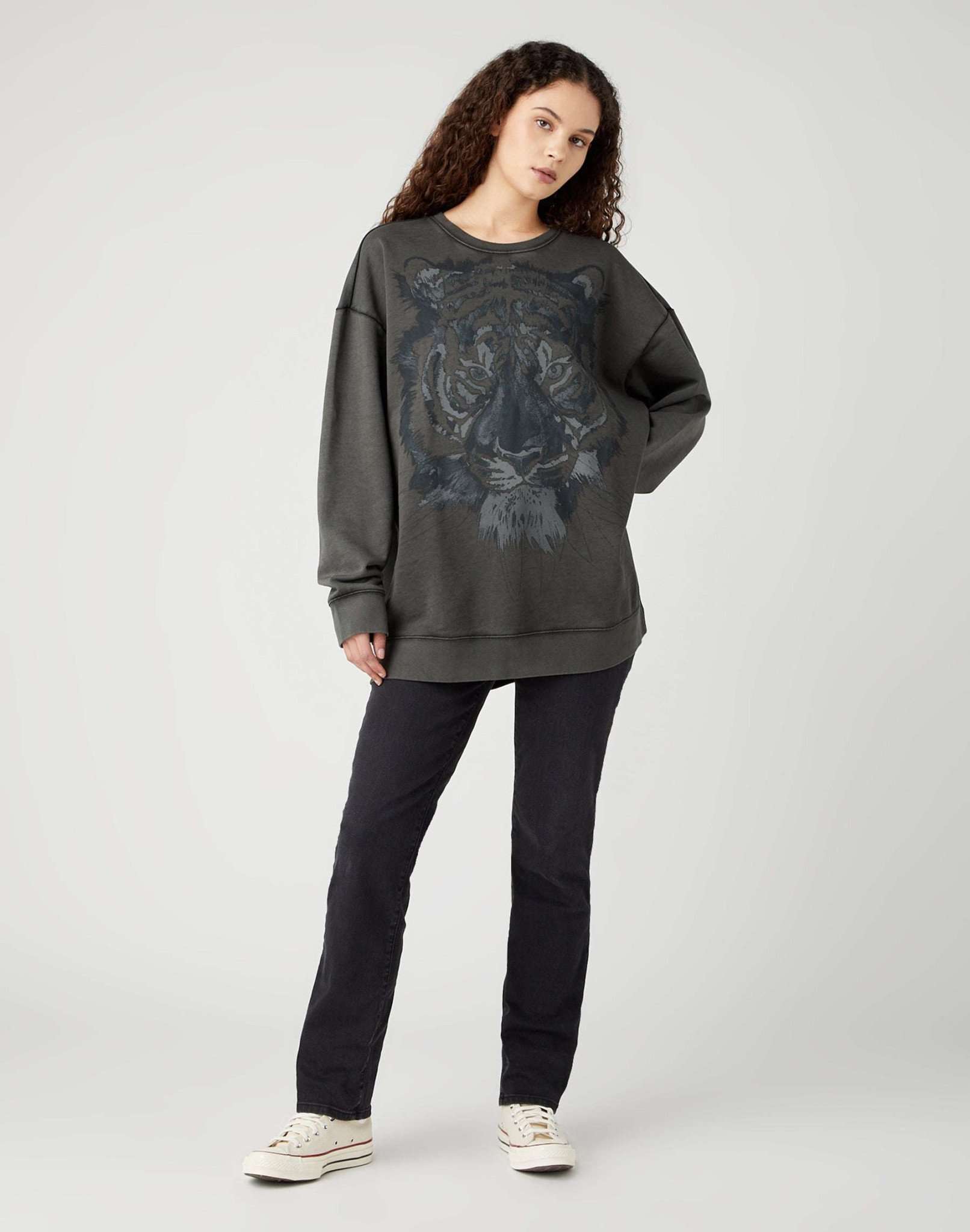 Retro Sweatshirt in Faded Black Sweatshirts Wrangler