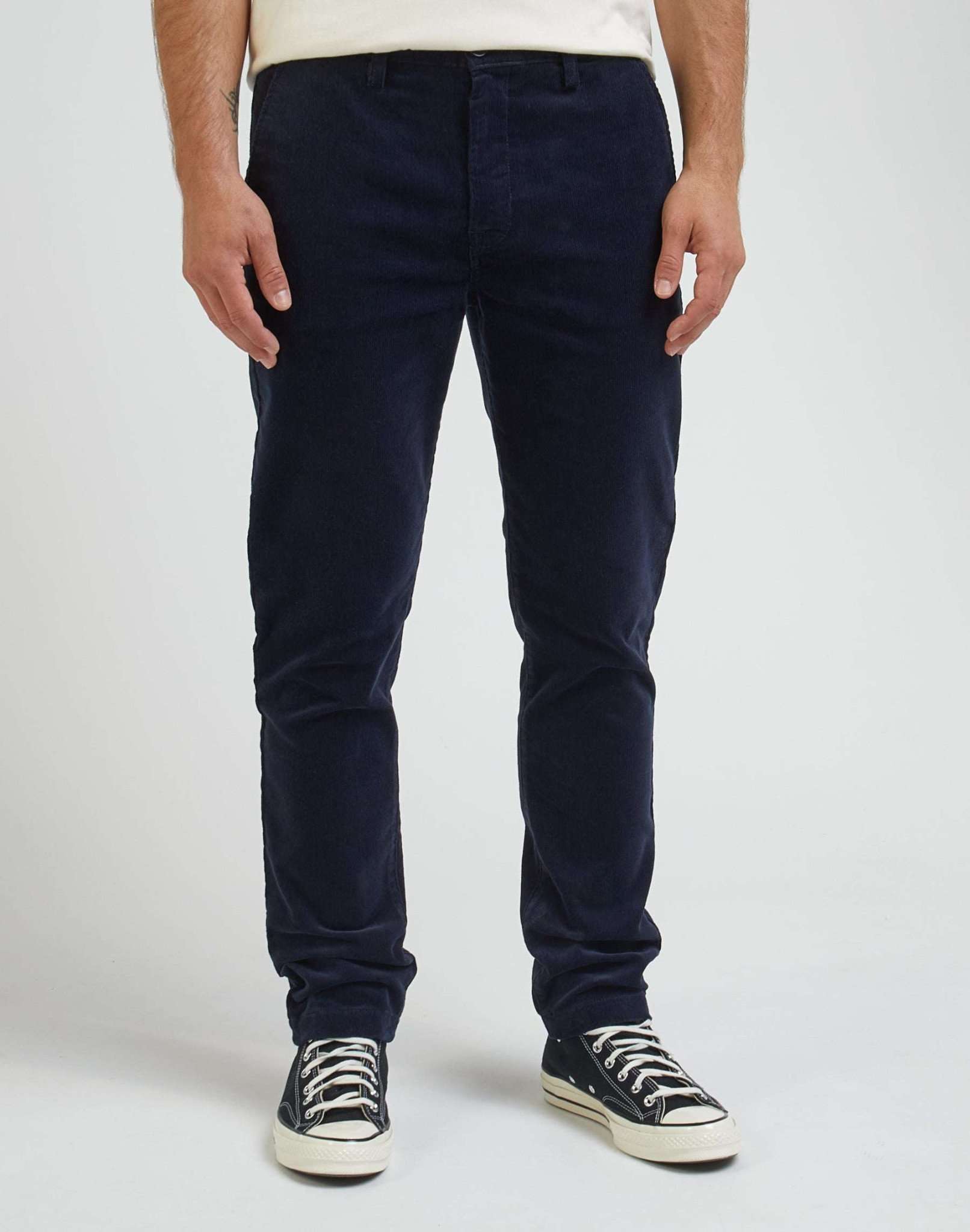Slim Chino Corduroy in Sky Captain Hosen Lee